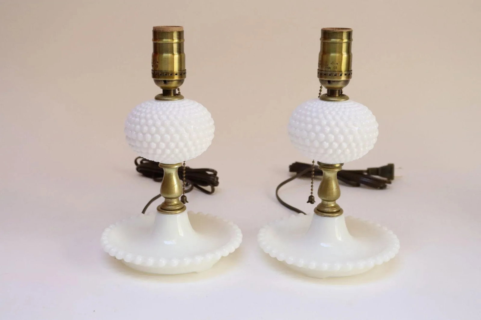 Pair of Petite Mid-Century Modern Hobnail Milk Glass Saucer Boudoir Bedside Table Lamps - 4