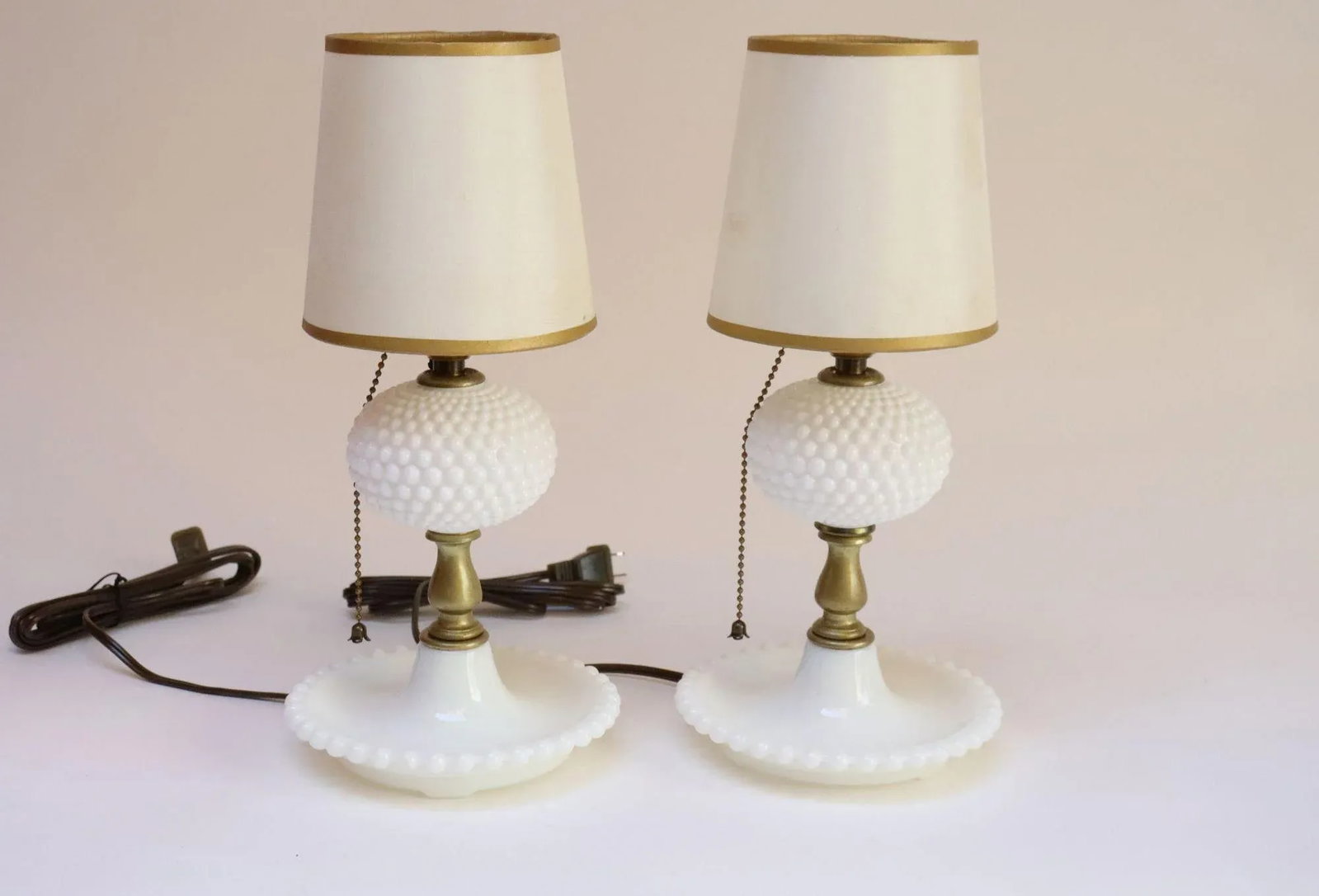 Pair of Petite Mid-Century Modern Hobnail Milk Glass Saucer Boudoir Bedside Table Lamps - 5