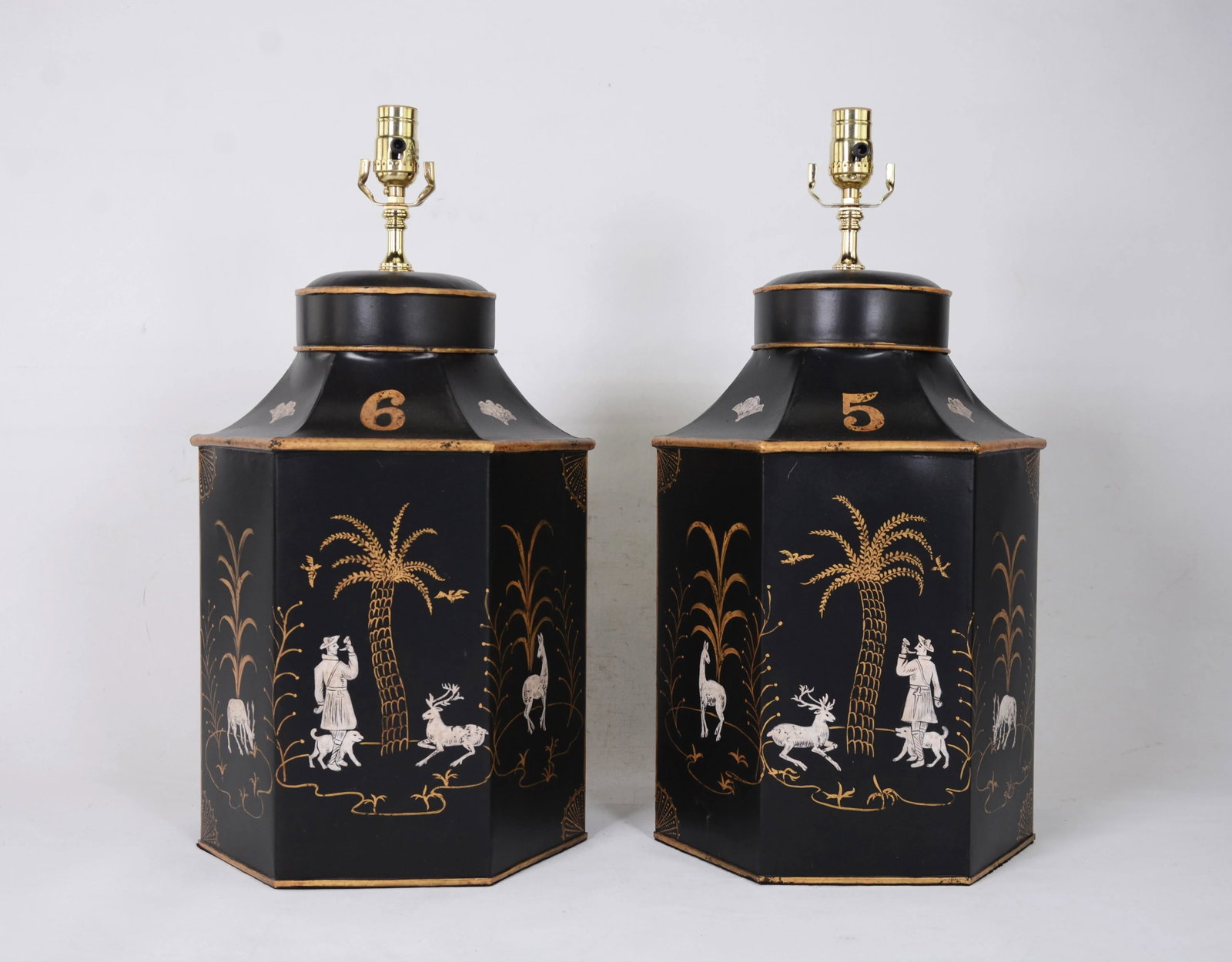 Late 20th Century Tea Caddy Lamp With Black Background and Gold-White Decorations - 7