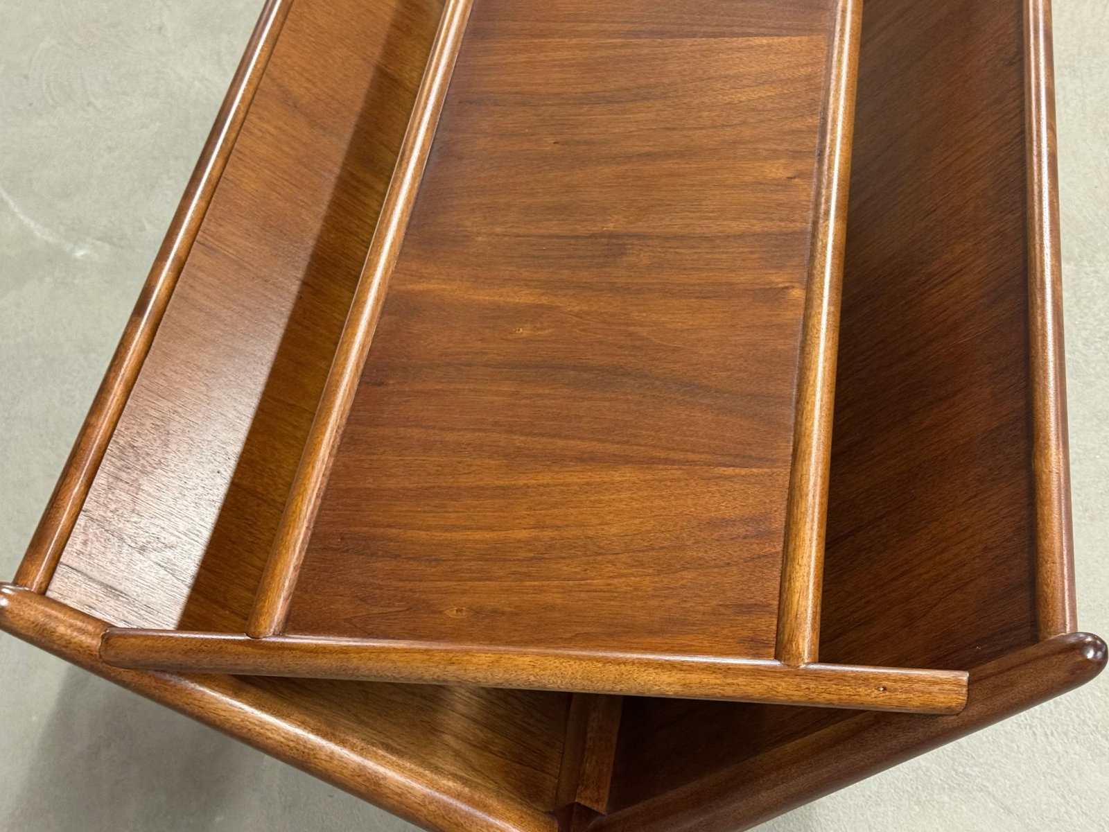 1950s Refinished Magazine Rack by t.h. Robsjohn Gibbings for Widdicomb - 5