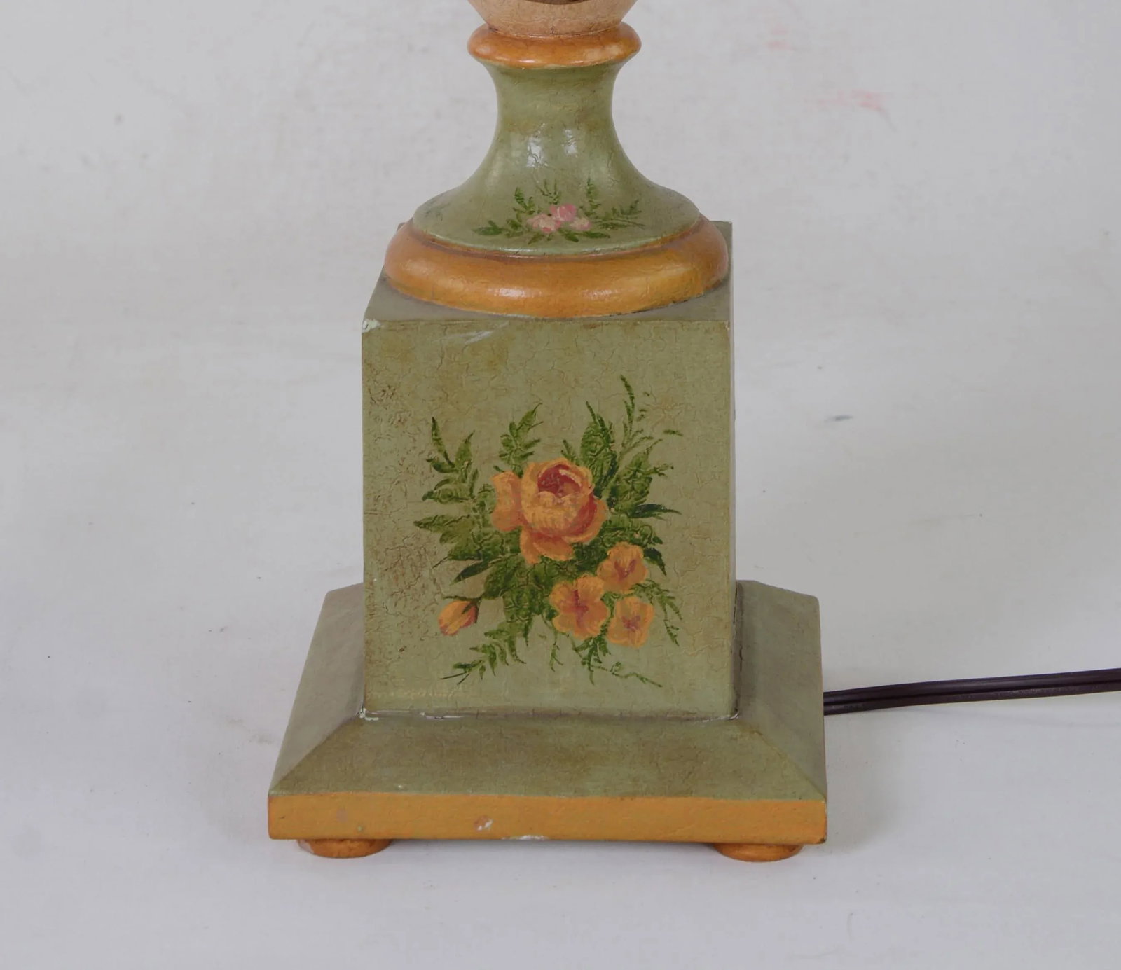 Vintage British Wooden Trophy Hand-Painted Farmer Pattern Table Lamp - 6