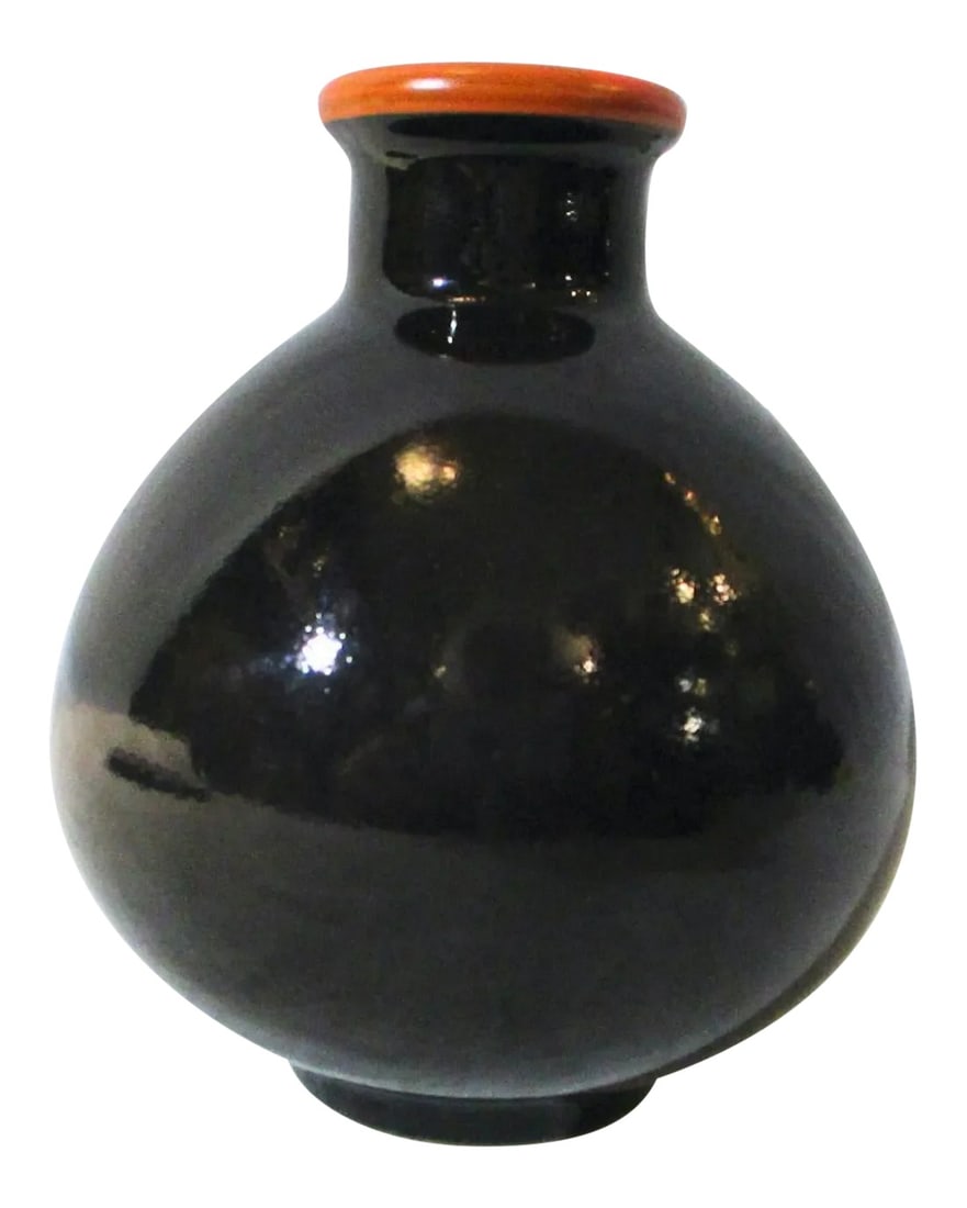 Arts and Crafts Porcelain Black and Red Vase: Arts and Crafts small porcelain vase. Glossy black body with red trim. No markings. American-made, the size is 4" tall and 3.25" in diameter. Vintage 1930s'. The condition is very good Condition:
