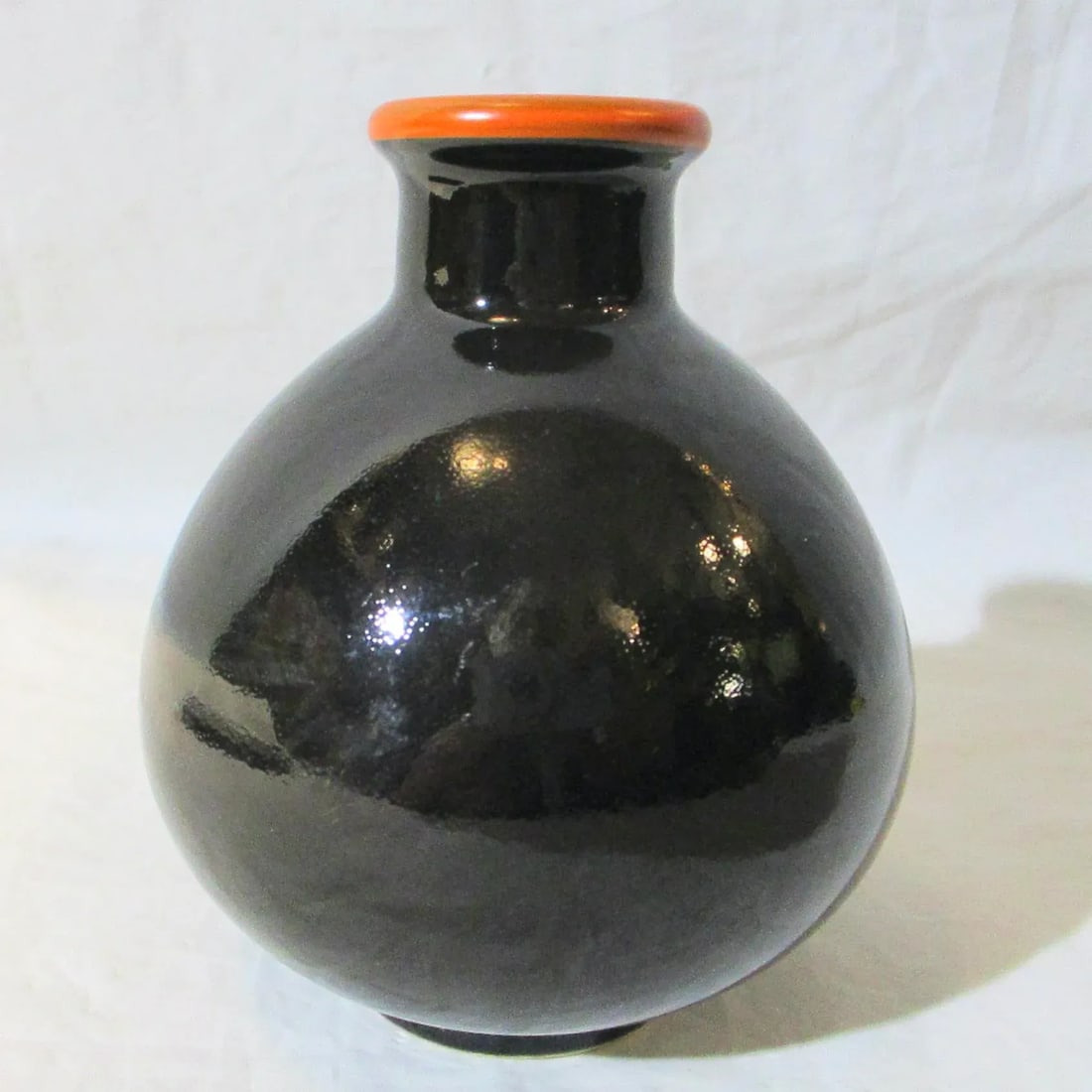 Arts and Crafts Porcelain Black and Red Vase - 4
