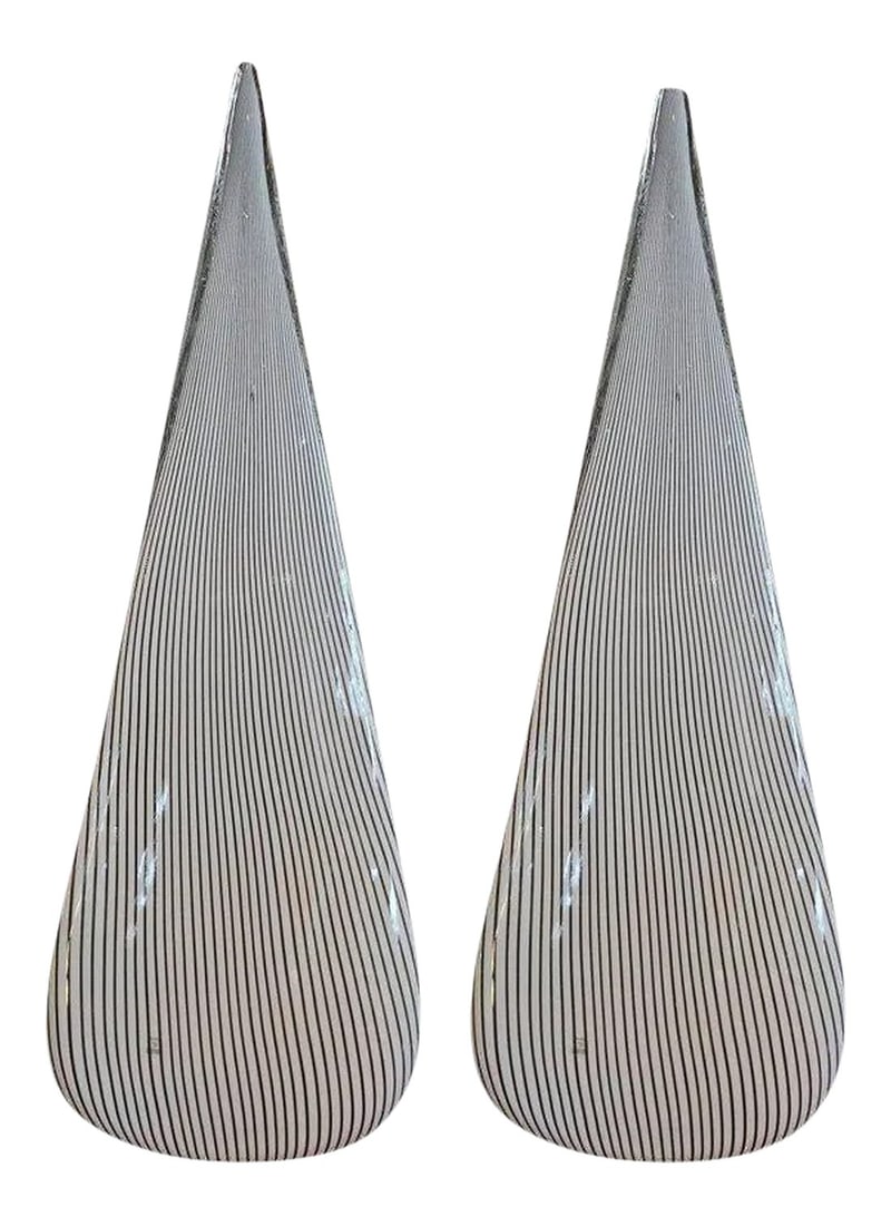 1970's Black and White Pin Stripe Murano Glass Lamps by Vetri-A Pair: Large pair of Post Modern Venetian or Murano glass pyramid or cone shaped lamps. This unusual and rare pair of lamps were manufactured by Vetri, Murano in the 1970s. These table lamps have a black
