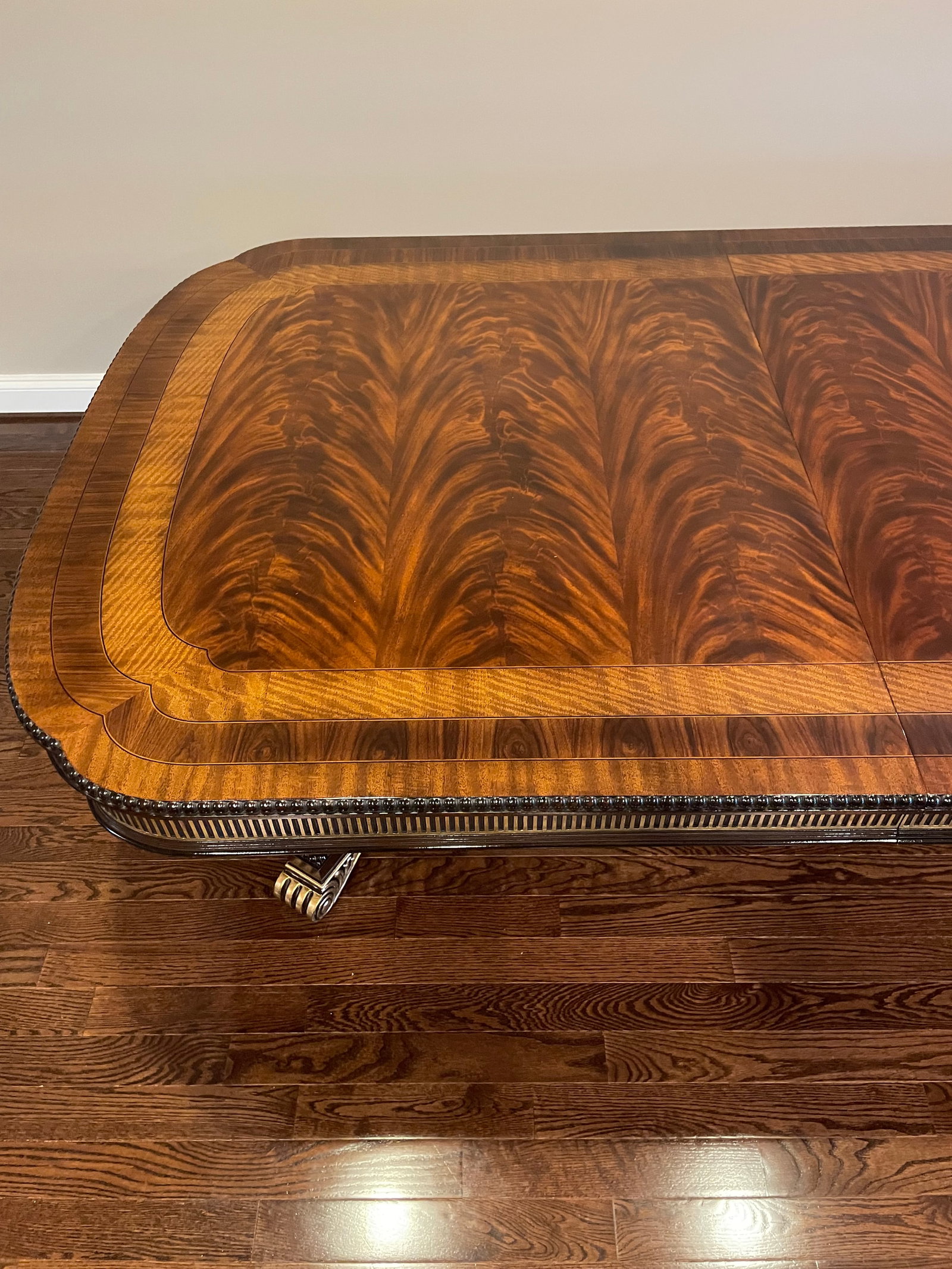 1990s Ej Victor Regency Chippendale Mahogany Dining/Conference Table With Gold Leaf Accents and Cust - 14