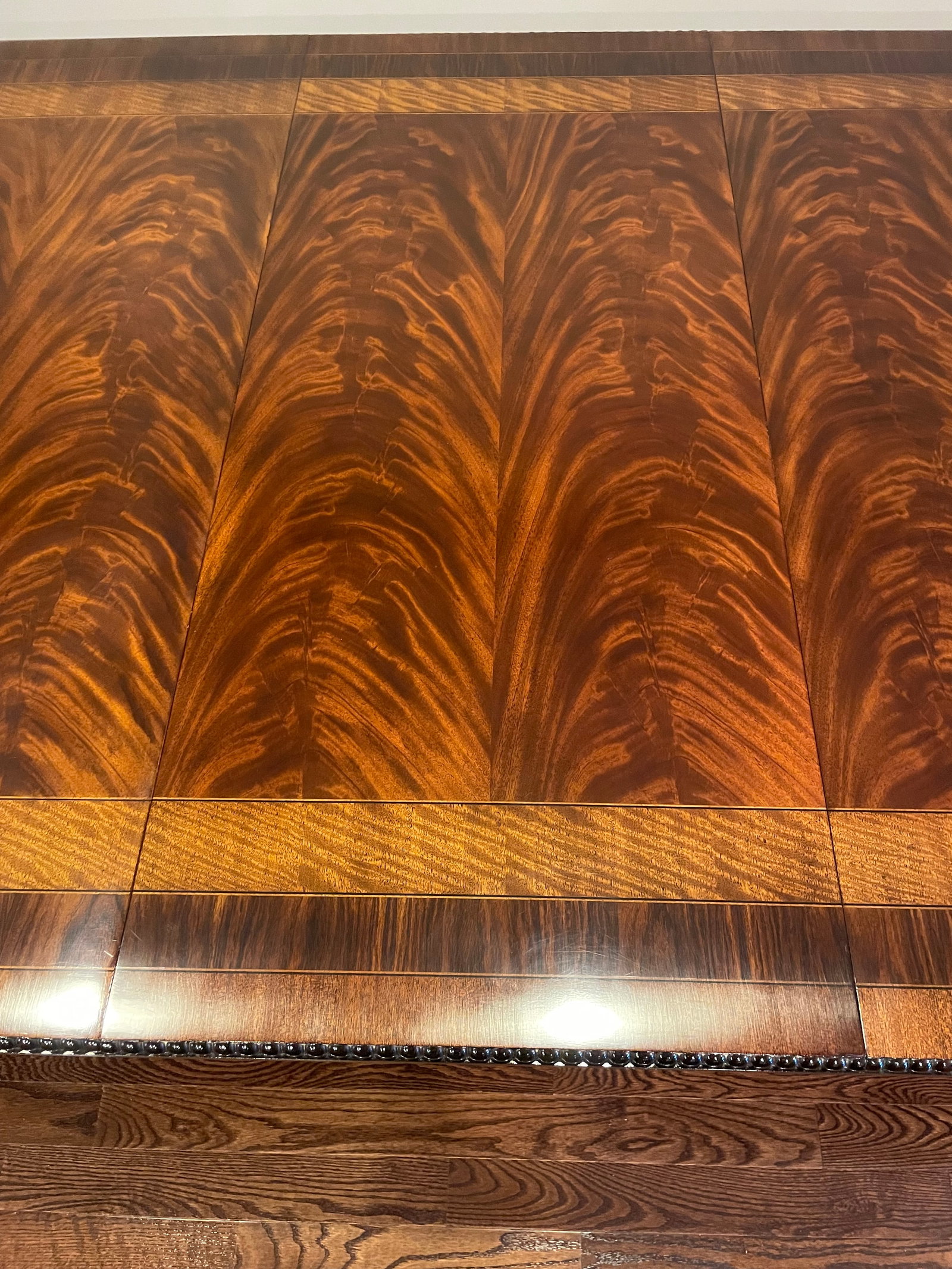 1990s Ej Victor Regency Chippendale Mahogany Dining/Conference Table With Gold Leaf Accents and Cust - 16