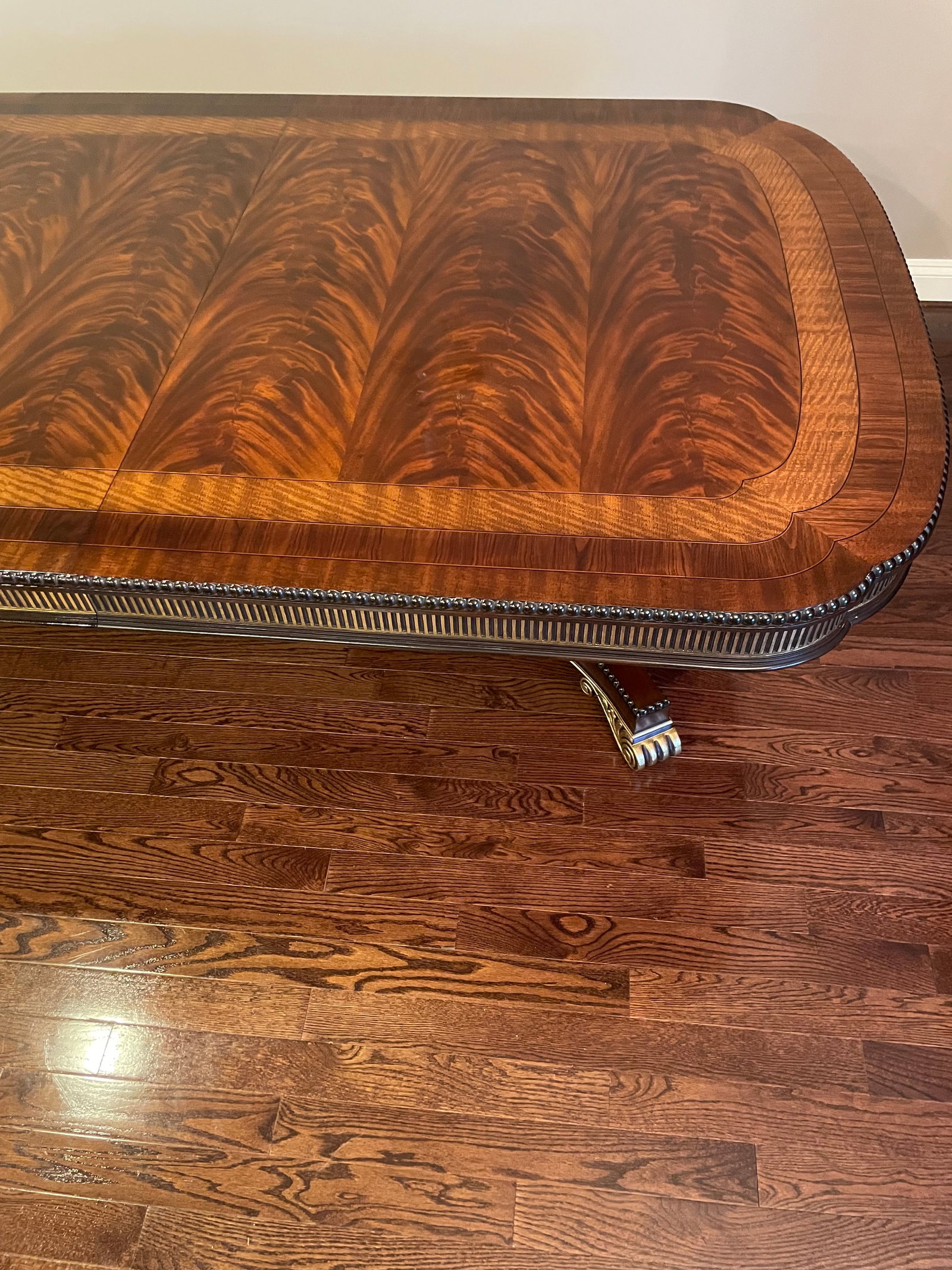 1990s Ej Victor Regency Chippendale Mahogany Dining/Conference Table With Gold Leaf Accents and Cust - 17
