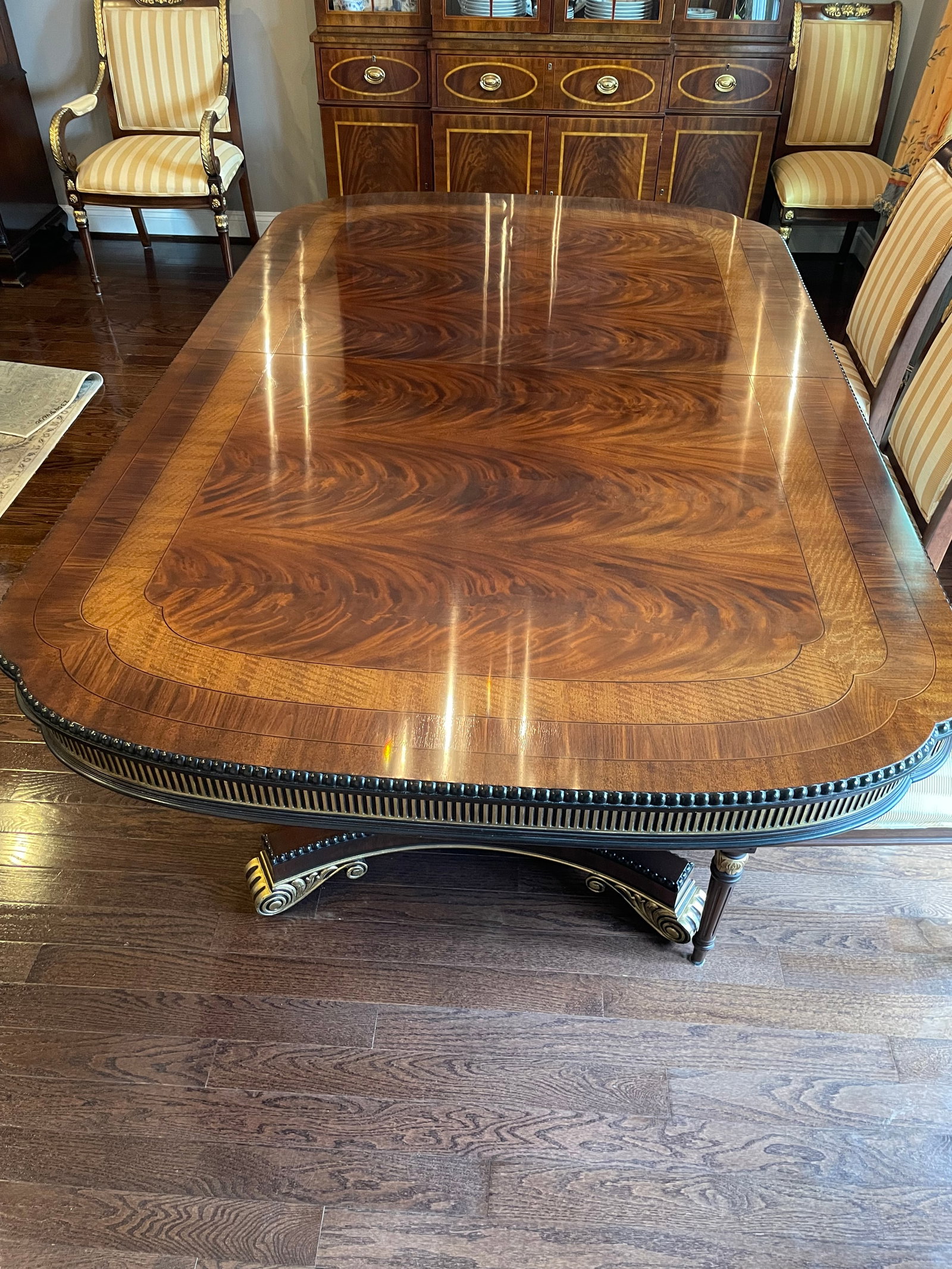 1990s Ej Victor Regency Chippendale Mahogany Dining/Conference Table With Gold Leaf Accents and Cust - 9