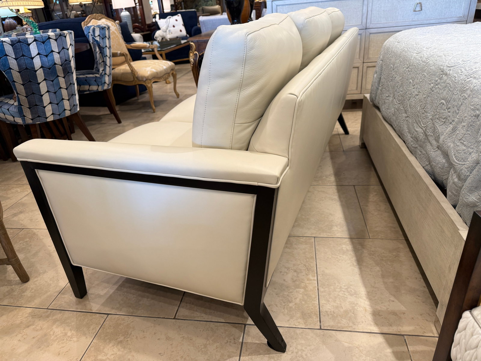 Hancock & Moore Ava Leather Sofa in Angelo Creme CL 3 - 3