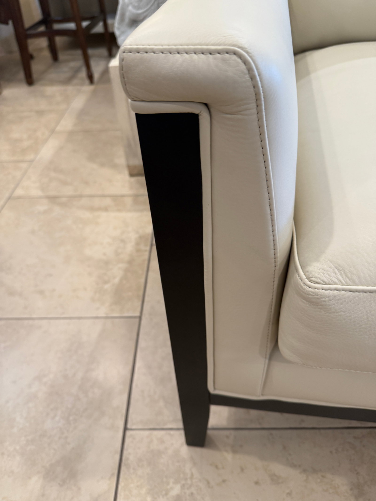 Hancock & Moore Ava Leather Sofa in Angelo Creme CL 3 - 8