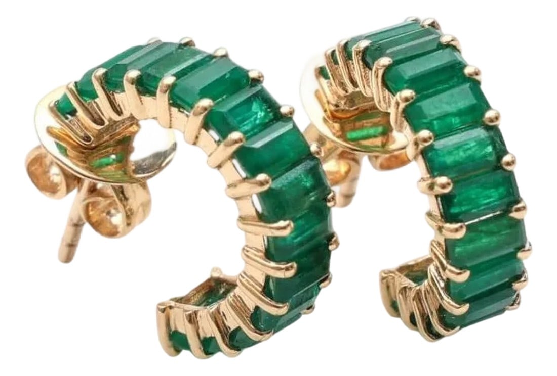 2.90 cts Natural emerald earrings in earring in 14k gold: Emerald mini hoops earring gold Natural octagon emerald vivid green hoops earrings gold Mini emerald minimalistic huggies earrings gold GEMSTONE DETAILS : âœ¦ Stone : Emerald