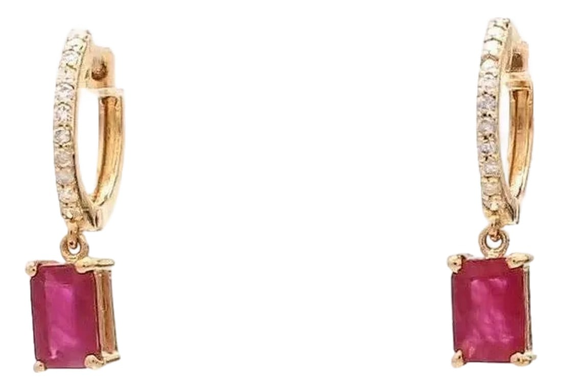 1.39 Cts Natural ruby earring in 18k gold: Ruby emerald cut drop mini diamond hoops earrings gold Natural ruby small hoop earring gold Ruby drop octagon cut mini hoops earrings GEMSTONE DETAILS : âœ¦ Gemstone : Ruby