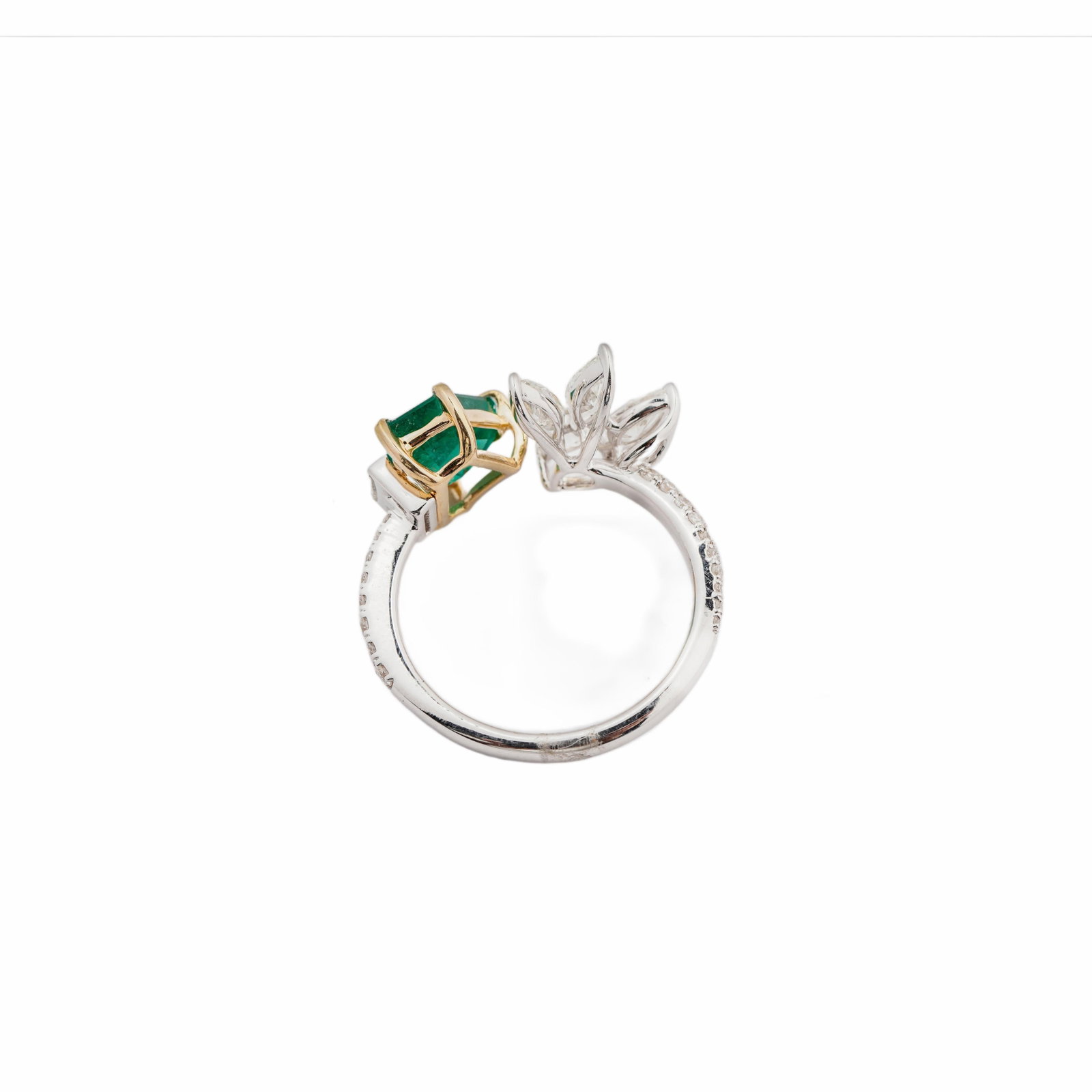Natural Zambian Emerald 1.80cts & diamond 1.26cts Ring in 18k Gold - 4