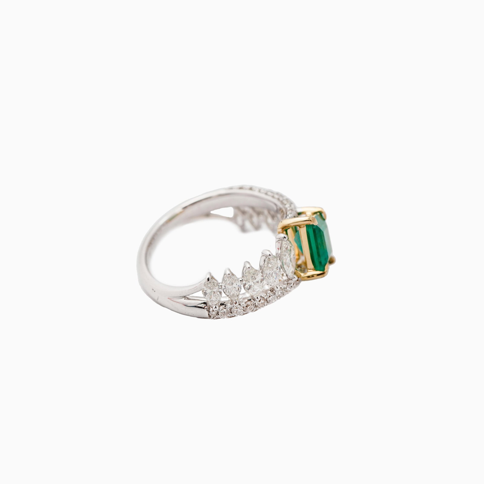 Natural Zambian Emerald 1.39 & Diamond 1.62cts Ring in 18k Gold - 11
