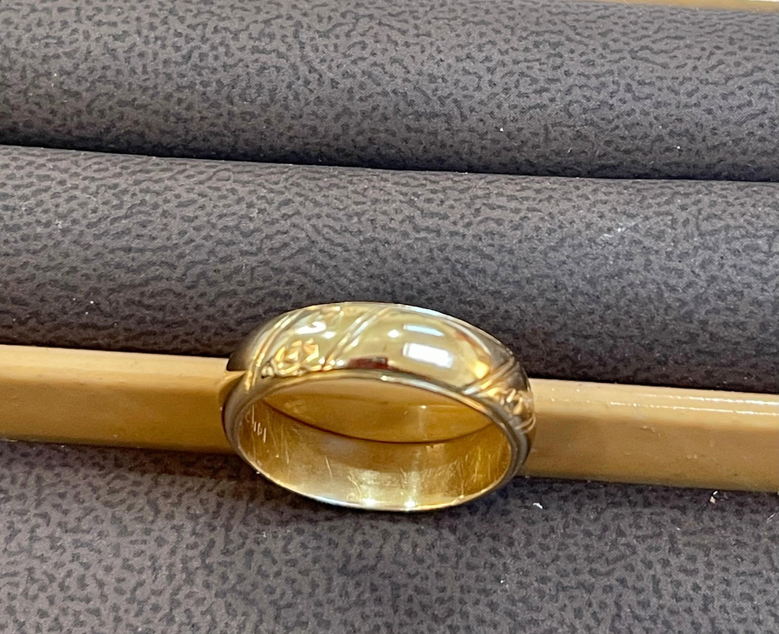 14 Karat Yellow Gold Classic Wide Wedding Band With Design Ring, Unisex Size 9 - 11