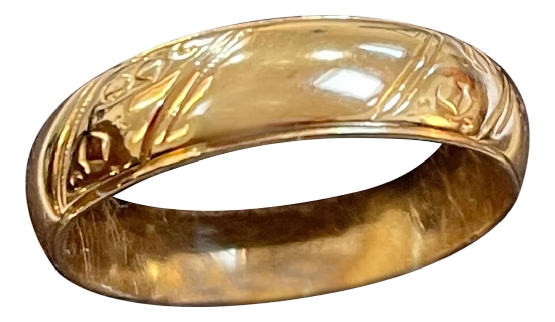14 Karat Yellow Gold Classic Wide Wedding Band With Design Ring, Unisex Size 9: 14 Karat Yellow Gold Classic Wide Wedding Band Ring Size 9, Unisex This timeless style adds a Light classic Design all over band. Quality craftsmanship makes this long lasting band a great value. roun