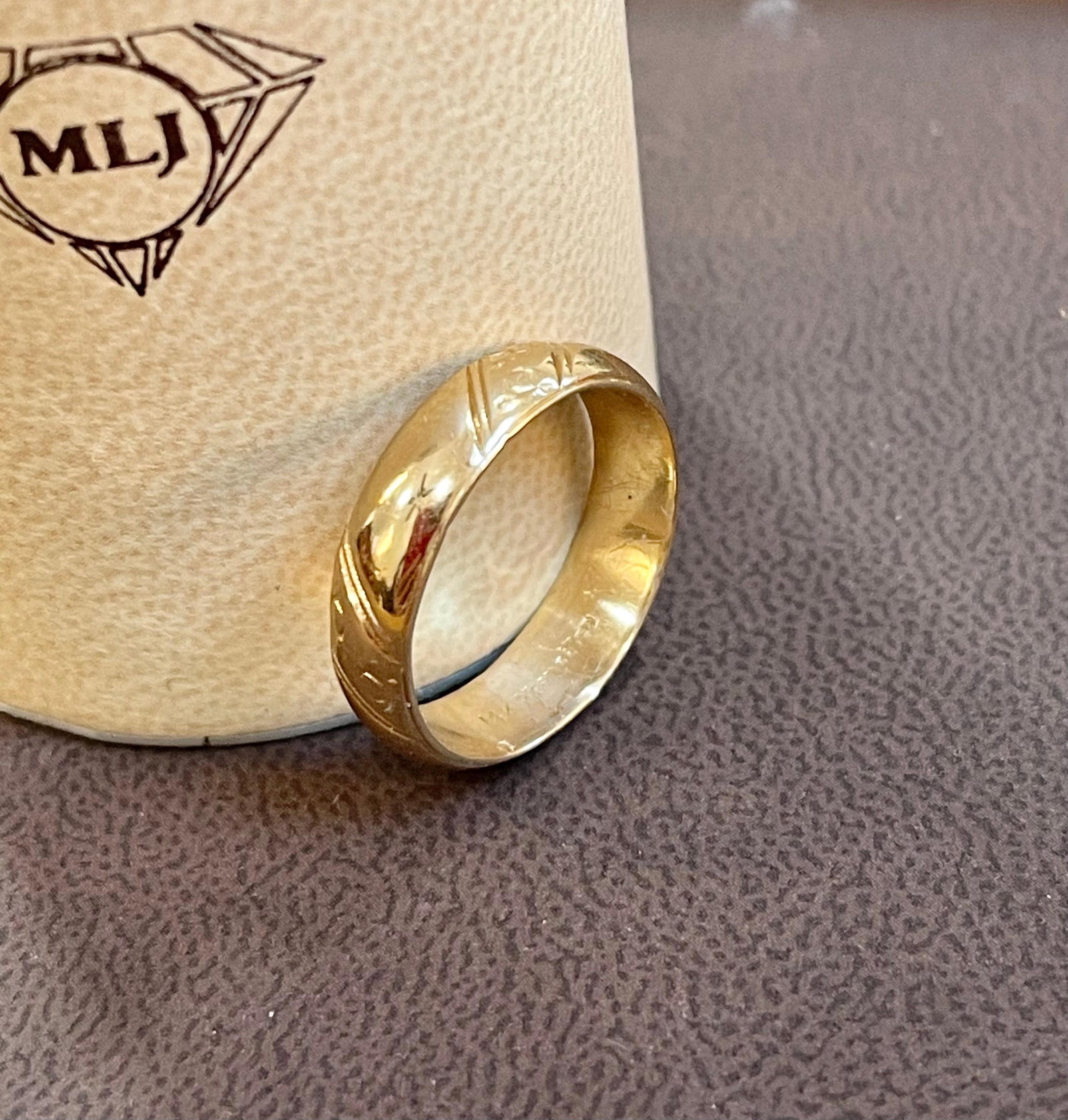14 Karat Yellow Gold Classic Wide Wedding Band With Design Ring, Unisex Size 9 - 5