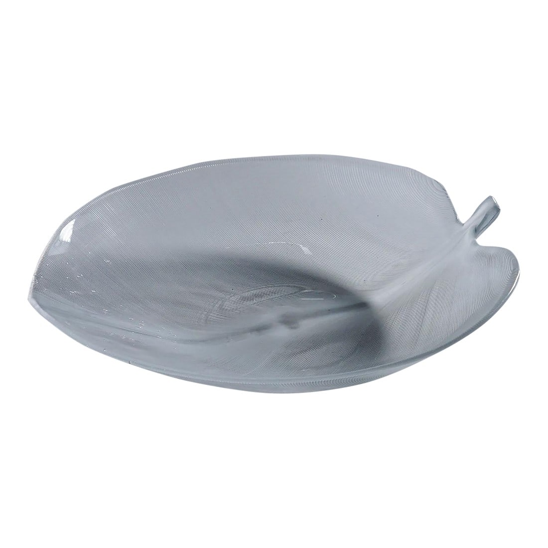 Vintage Tessuto Plate by Tyra Lundgren for Venini, Murano: Vintage Tessuto Plate by Tyra Lundgren for Venini, Murano A vintage lattimo mezza filigrana glass plate made of transparent glass decorated with fine white canes. Designed by Tyra Lundgren in 1938, ma