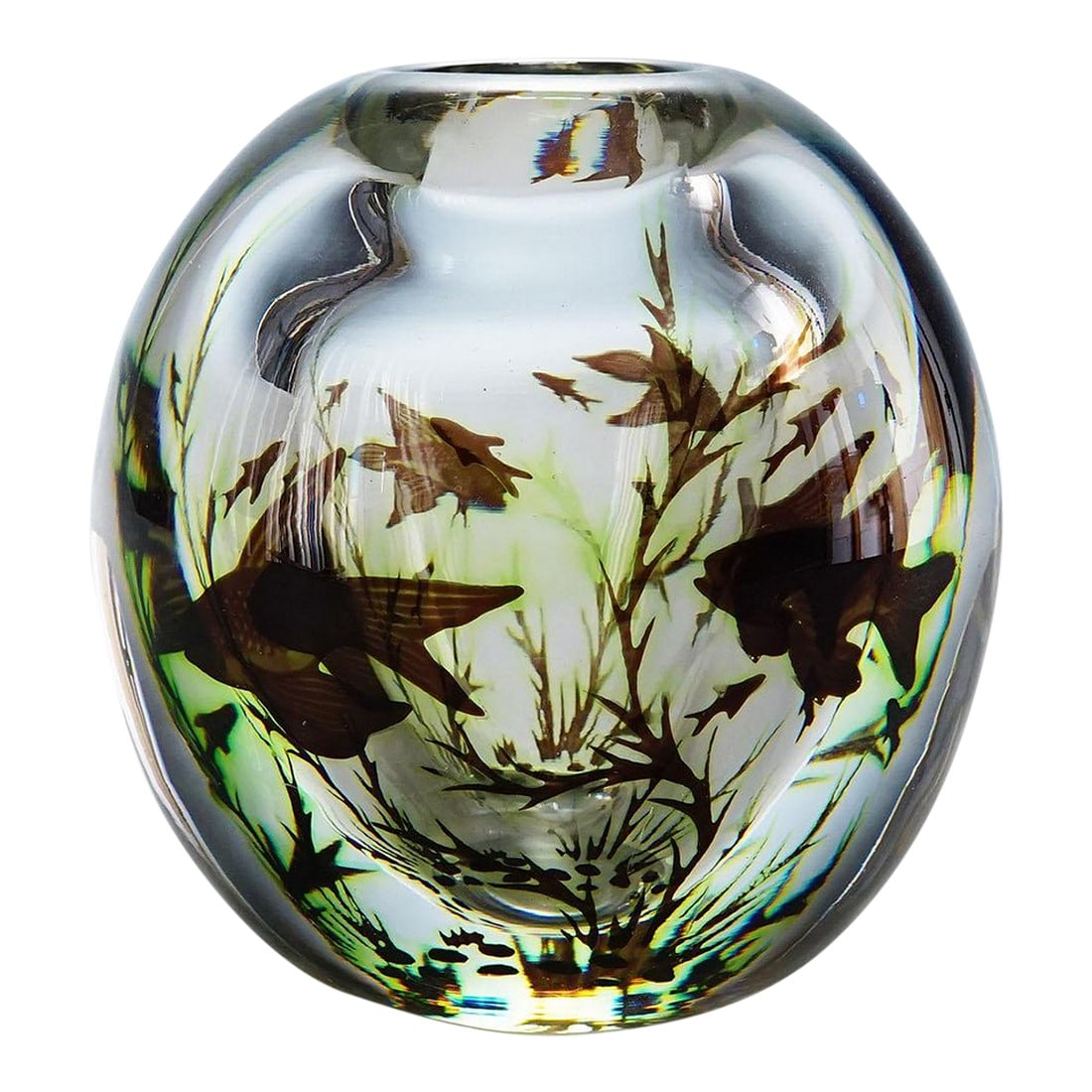 Early Fish Graal Vase by Edward Hald for Orrefors, Sweden 1948: Early Fish Graal Vase by Edward Hald for Orrefors, Sweden 1948 A rare vase of the Graal series designed by Edward Hald for Orrefors Sweden in 1938. Clear glass decorated with underwater flora and