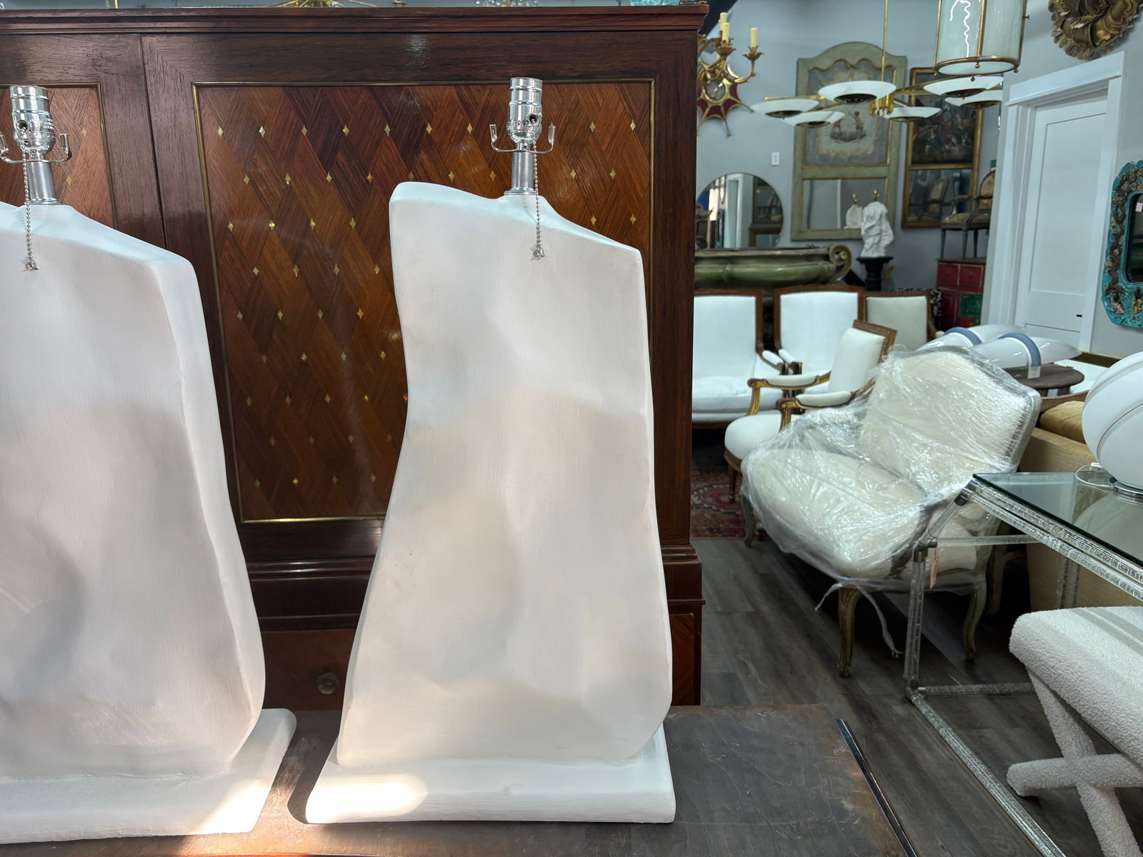 1950s Pair of French Modern Plaster Lamps - 3