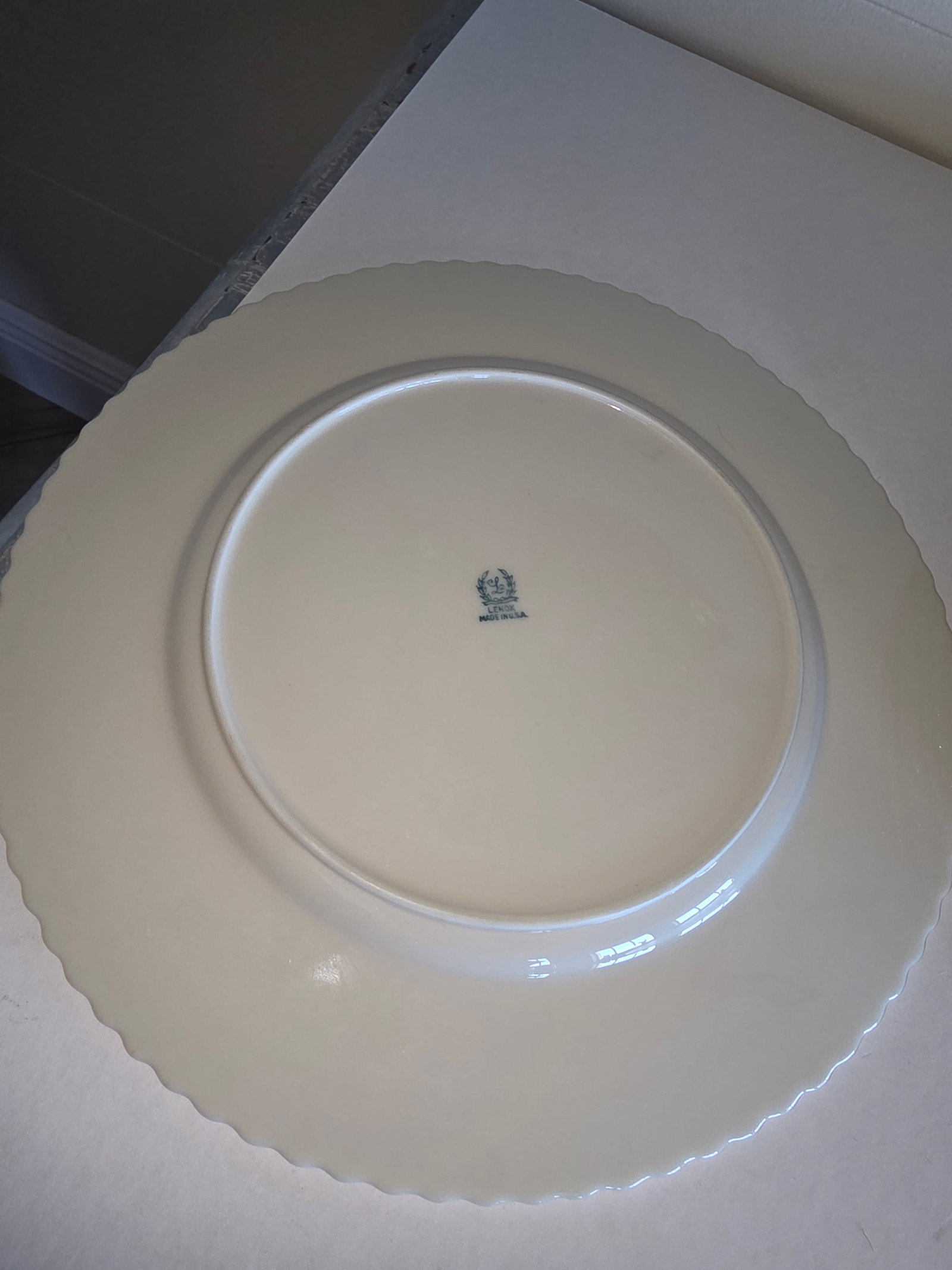 Set of Eight Lenox Gadroon Pattern Dinner Plates - 5