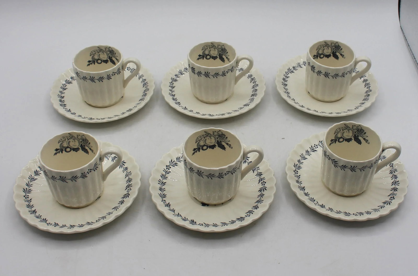 Mid-20th Century Set of 6 Demitasse Cups & Saucers - 2