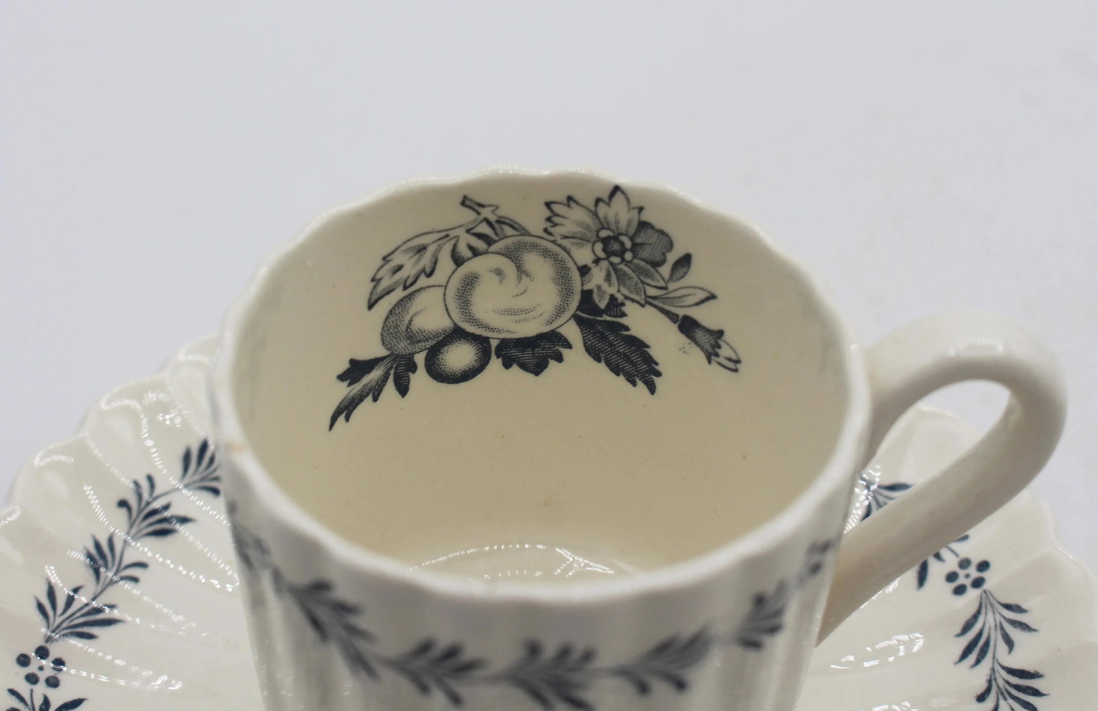 Mid-20th Century Set of 6 Demitasse Cups & Saucers - 8
