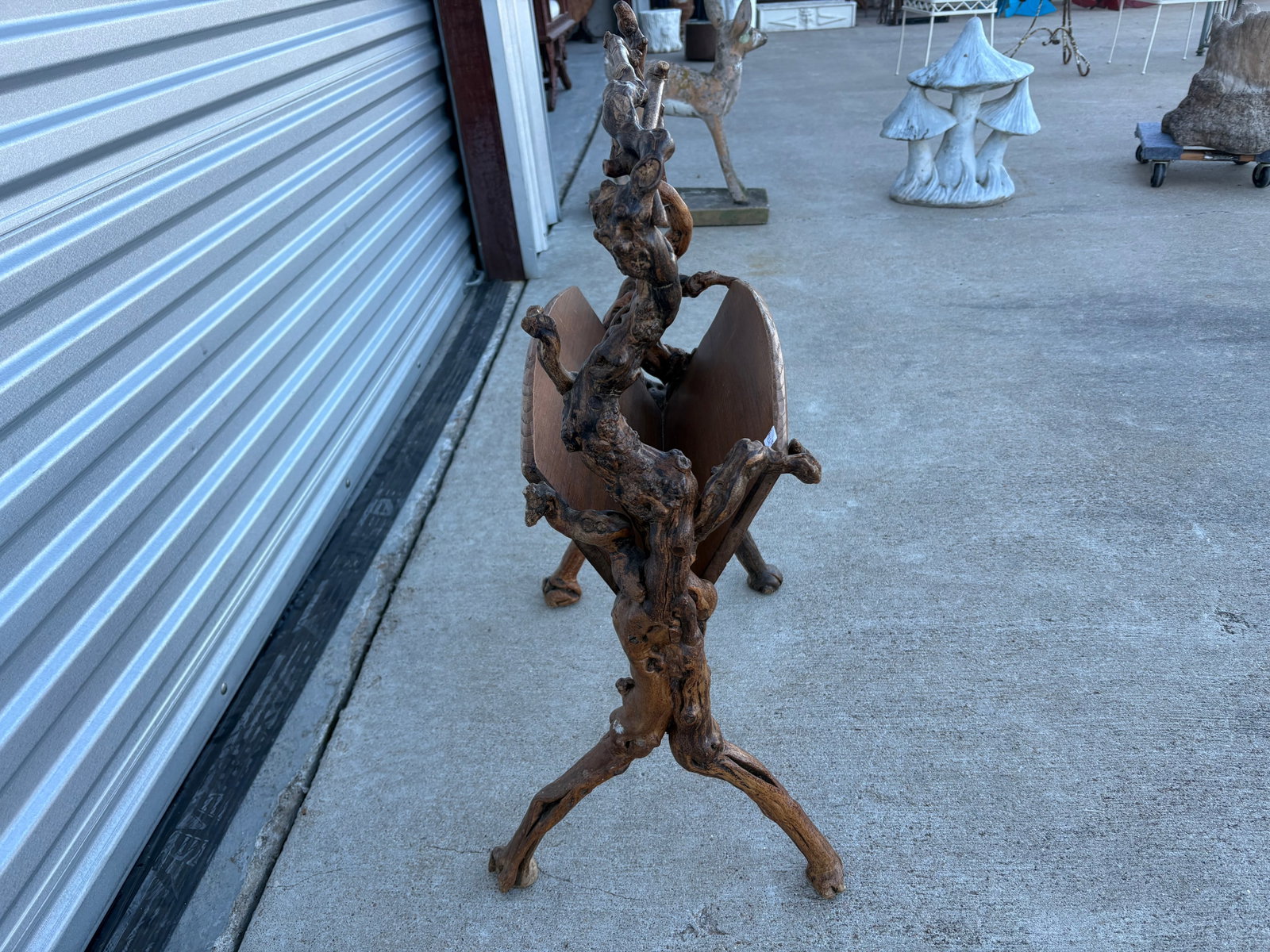 1930s French Grapevine Magazine Rack - 8