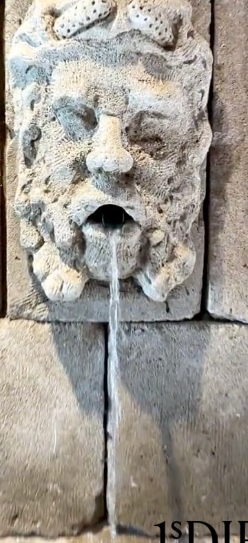 Fabulous 18th-19th Century French Carved Stone Fountain With Poseidon Bust - 3