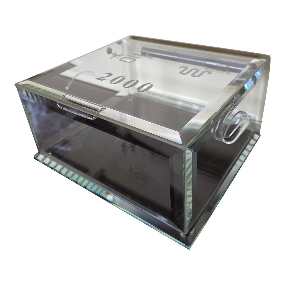 Rare King Ranch & Yo Crystal Humidor #1/25: Very special Crystal Humidor made for King Ranch and Y.O. in a limited edition of 25. This is #1 of the 25. This would have been in mint condition but the left side blown glass handle was broken...it 