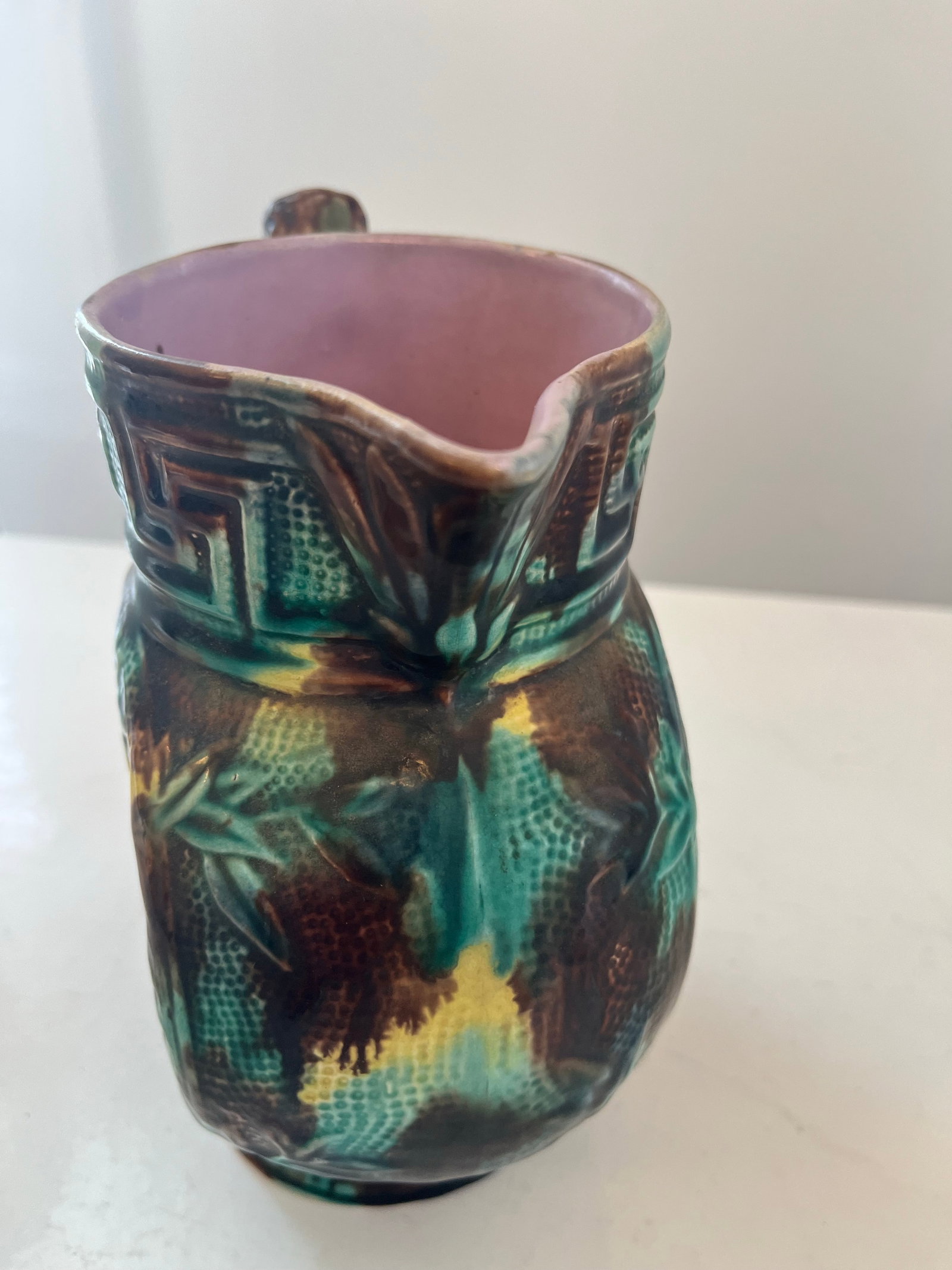 1900s Two Majolica Ceramic Pitchers - 4