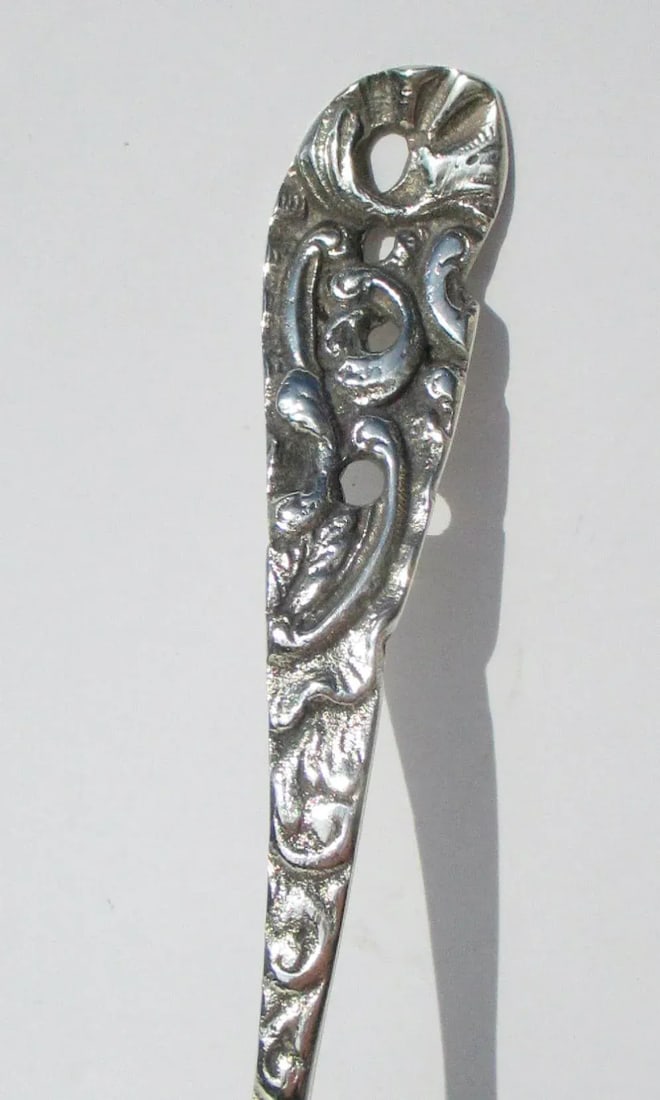 Vintage Sterling Silver Beaux Art Slotted Berry Spoon - 3
