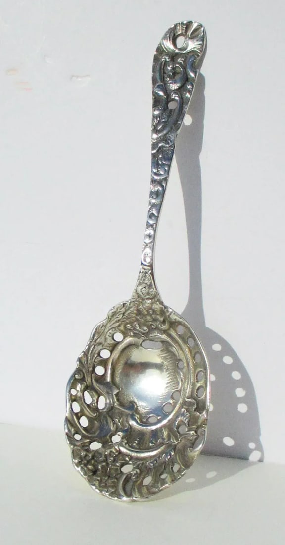 Vintage Sterling Silver Beaux Art Slotted Berry Spoon - 4