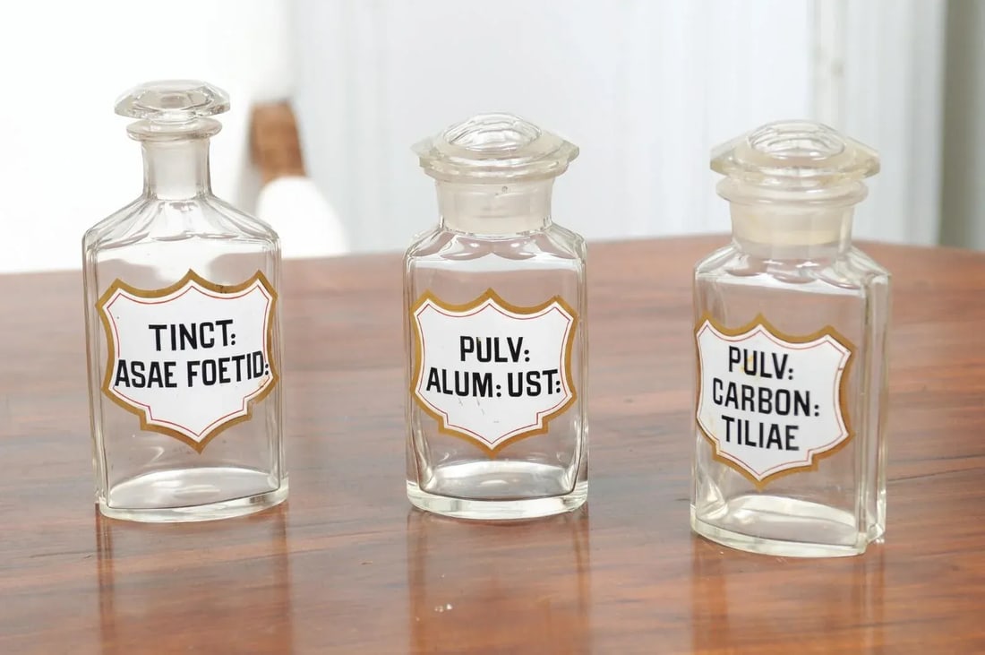 1840s French Louis-Philippe Period Glass Apothecary Jar with Latin Label - 8