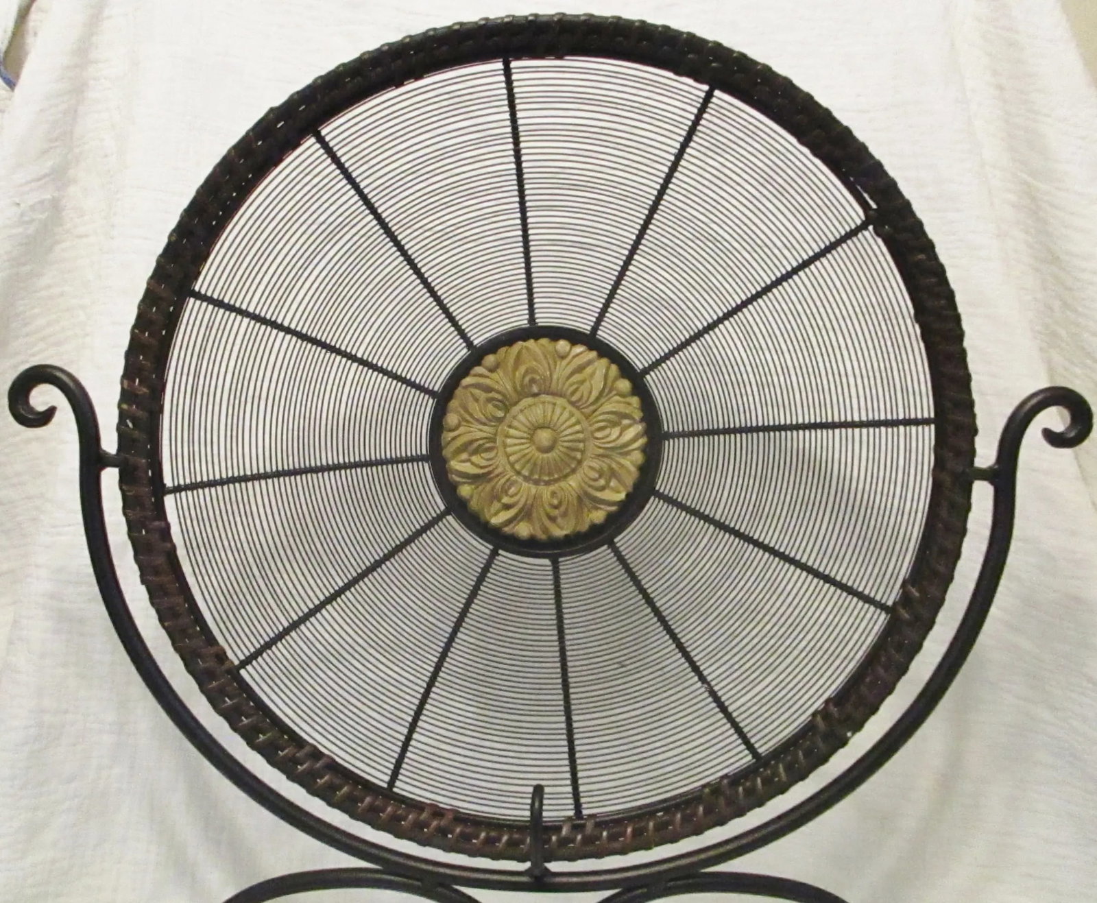 1990s Large Decorative Leather Trimmed Wire Medallion Plate With Wrought Iron Stand - 3