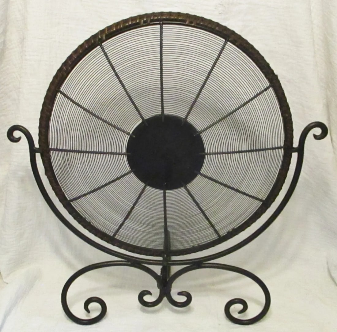 1990s Large Decorative Leather Trimmed Wire Medallion Plate With Wrought Iron Stand - 6