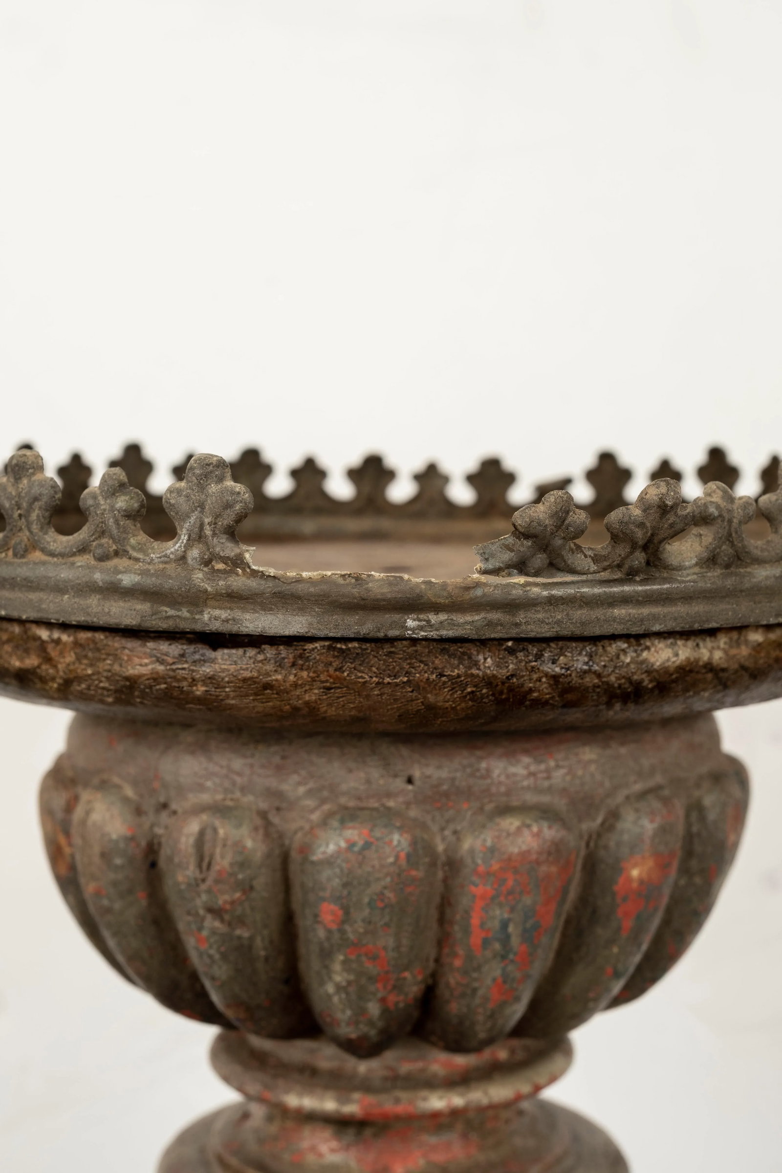 Pair of 18th Century Italian Torchères - 10