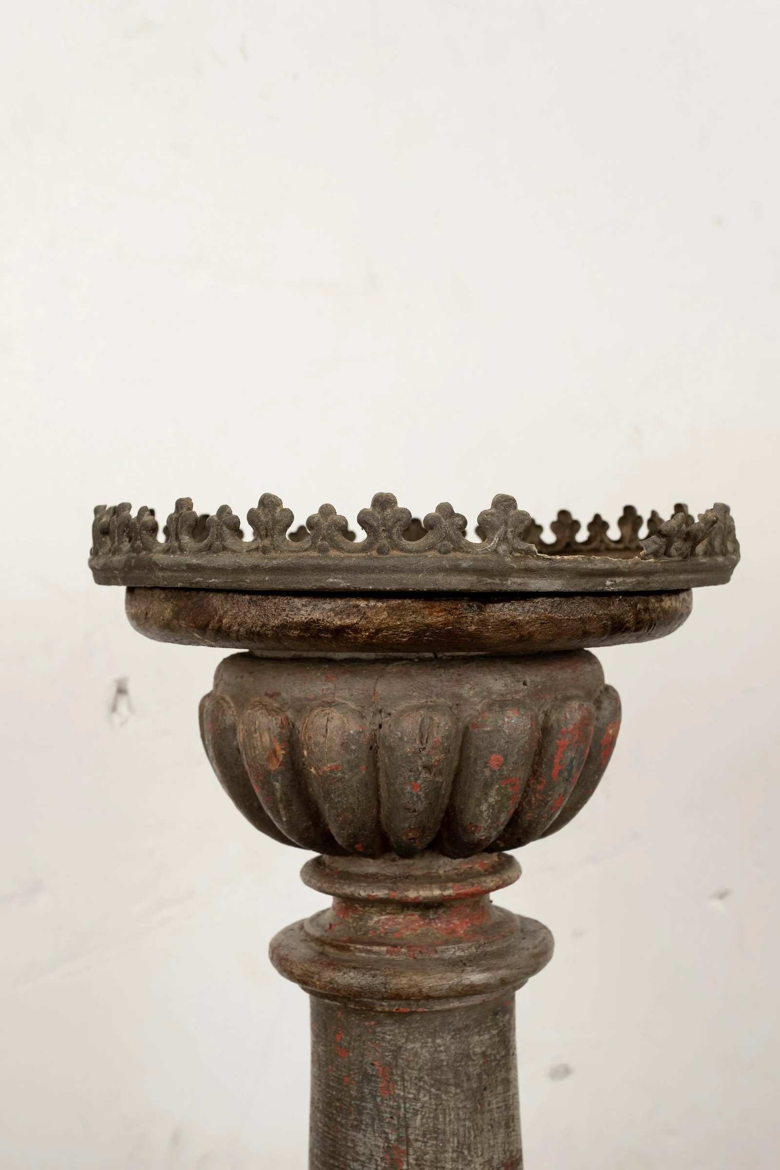Pair of 18th Century Italian Torchères - 5