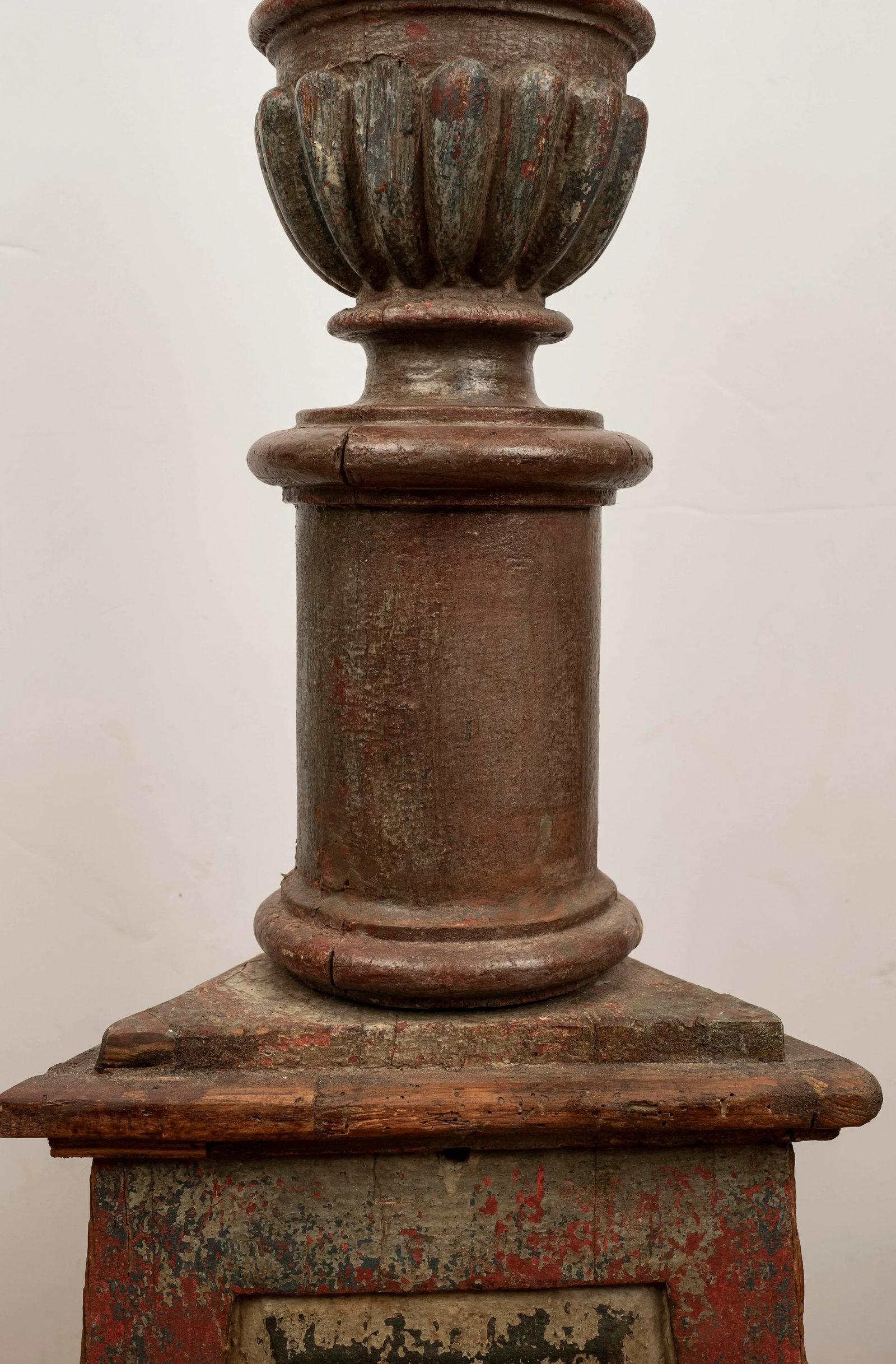 Pair of 18th Century Italian Torchères - 8