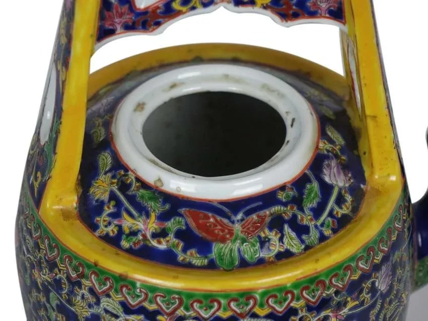 Antique Large Chinese Porcelain Teapot Marked Shunzhi - 3