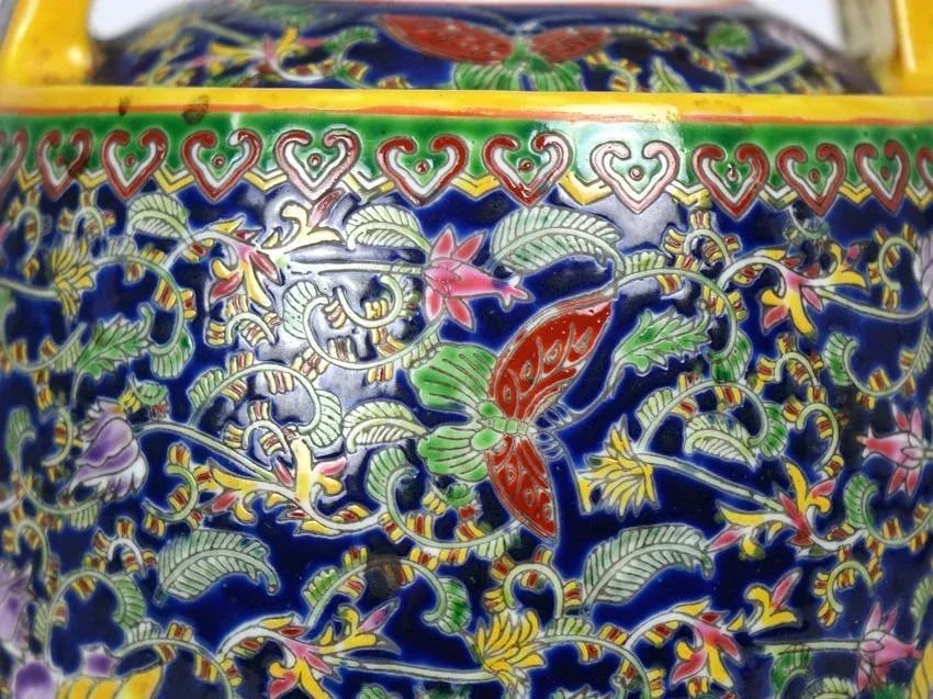 Antique Large Chinese Porcelain Teapot Marked Shunzhi - 4