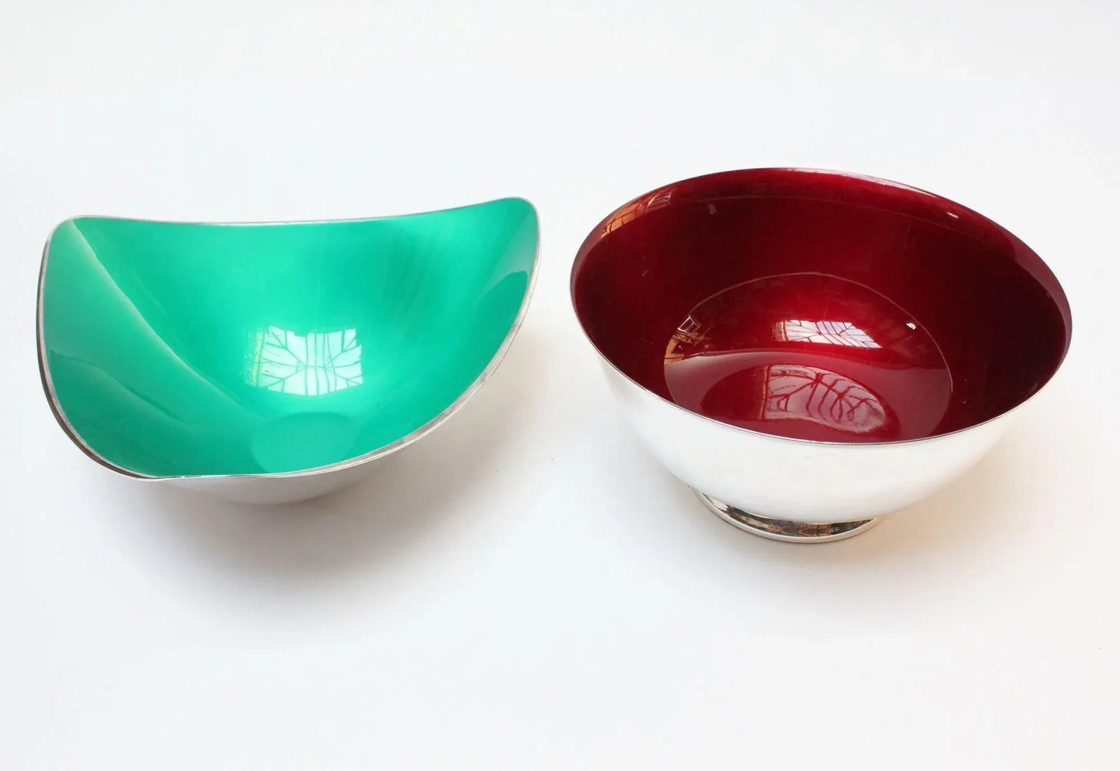 Set of Two Mid-Century Reed and Barton "Color Clad" Green and Ruby Red Silver-Plated Bowls - 4