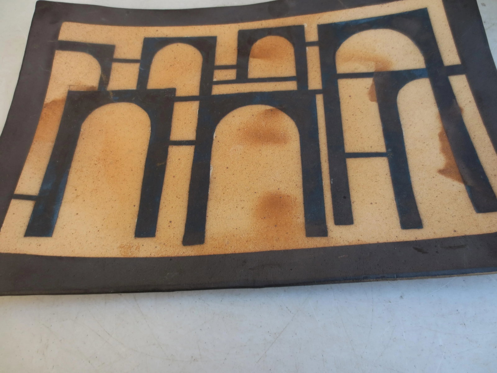 Berey Pealing Modern Stoneware Table Center Piece - 4