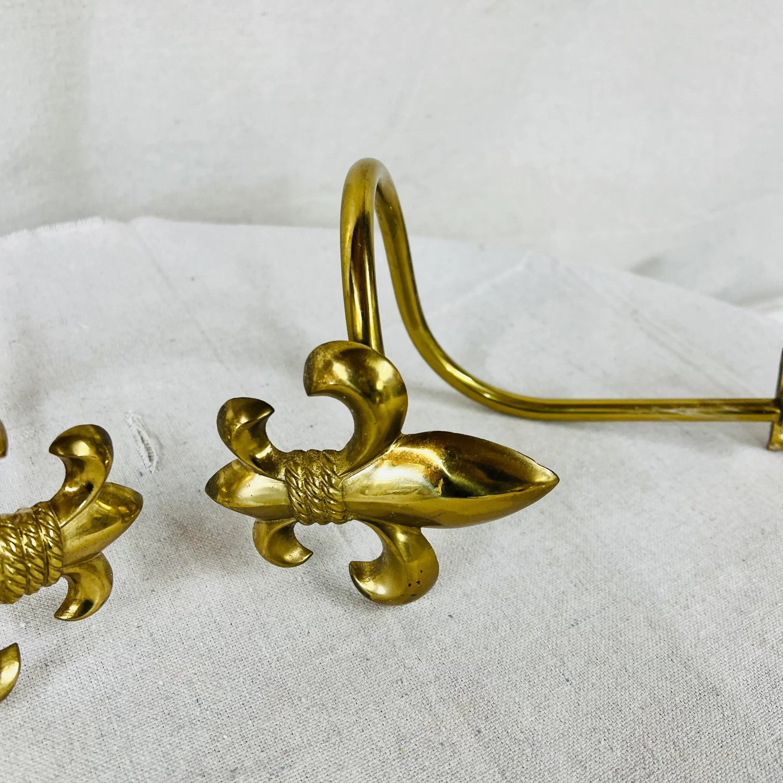 Brass Fleur De Lis Curtain Holdbacks - a Pair - 2