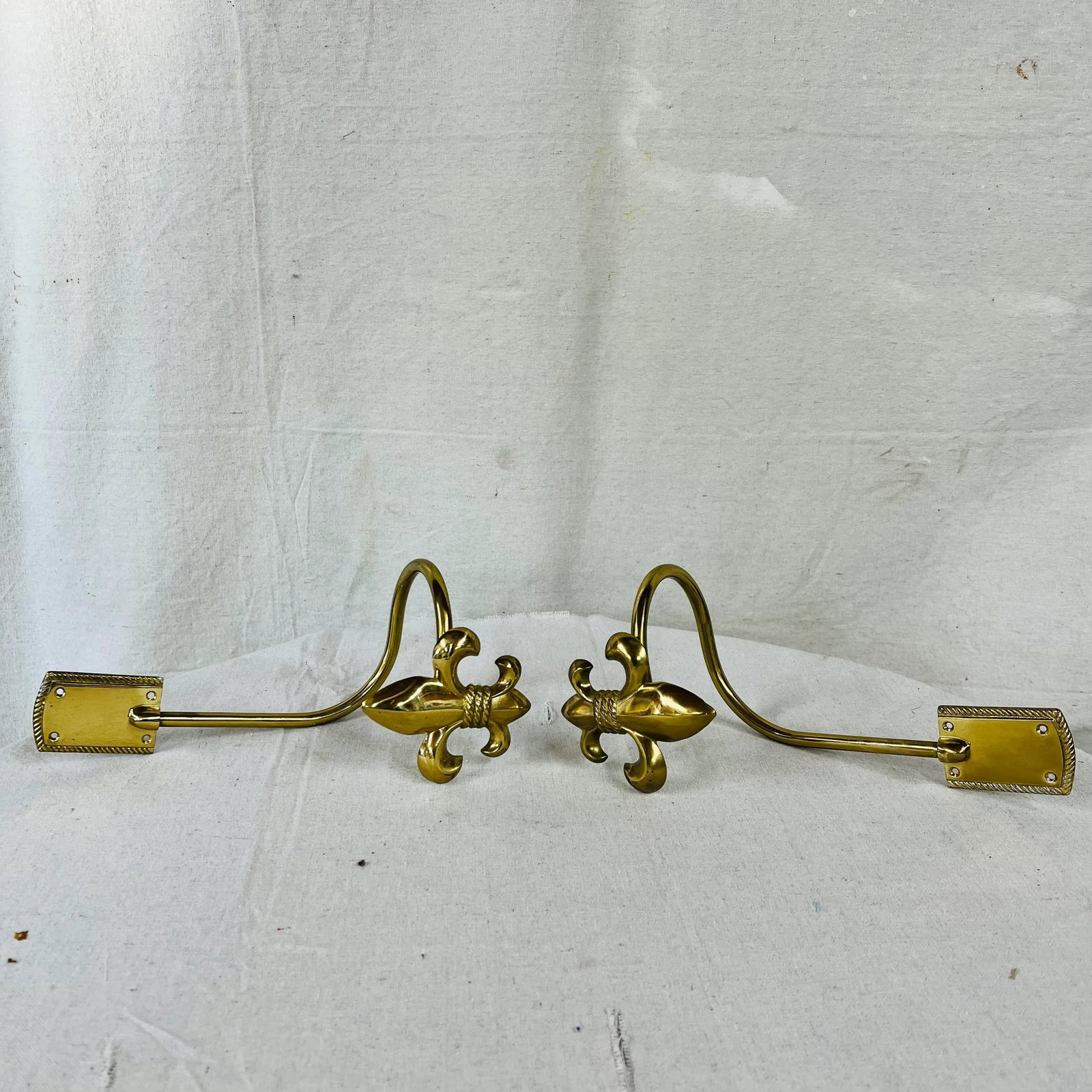 Brass Fleur De Lis Curtain Holdbacks - a Pair - 8