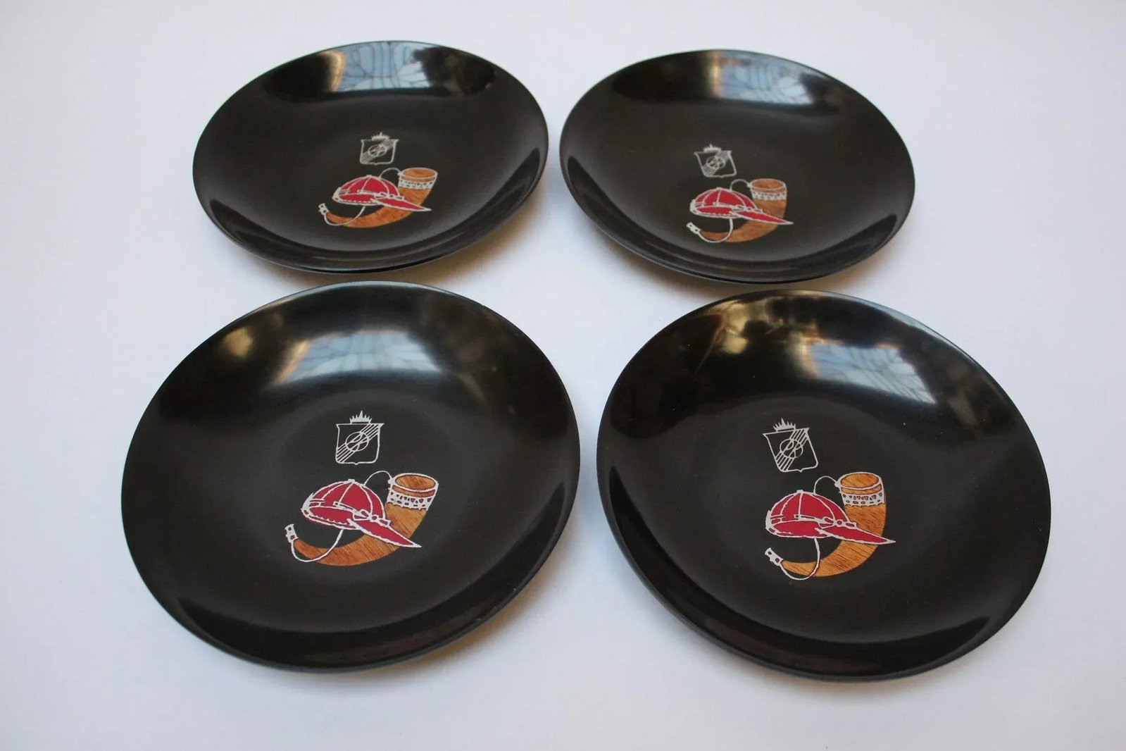 Set of Four Mid-Century Black Resin Inlaid Couroc Hunting Motif Plates - 11