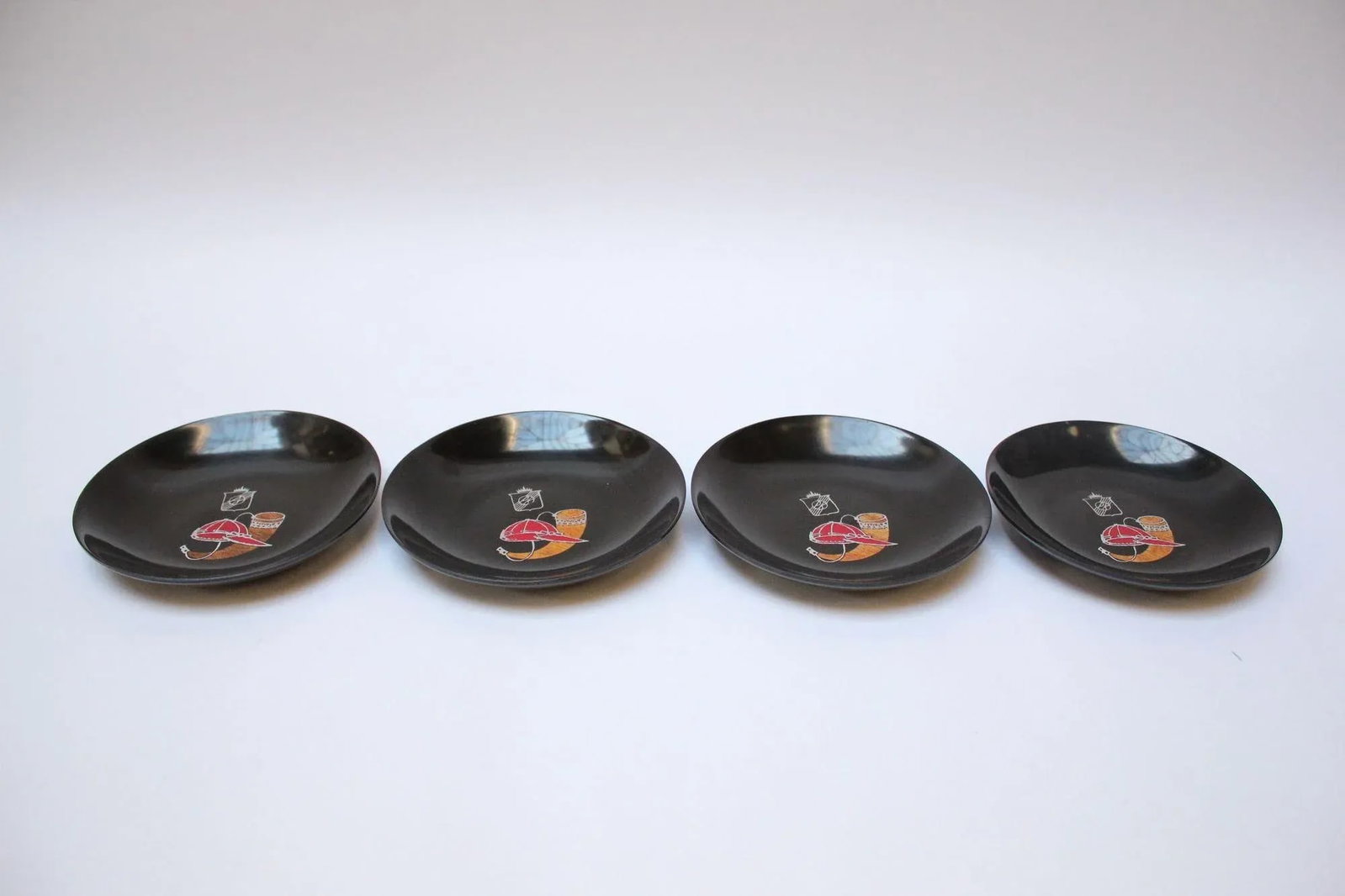 Set of Four Mid-Century Black Resin Inlaid Couroc Hunting Motif Plates - 3
