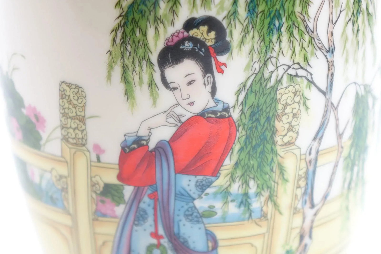 Vintage Chinese Porcelain Vase - 4