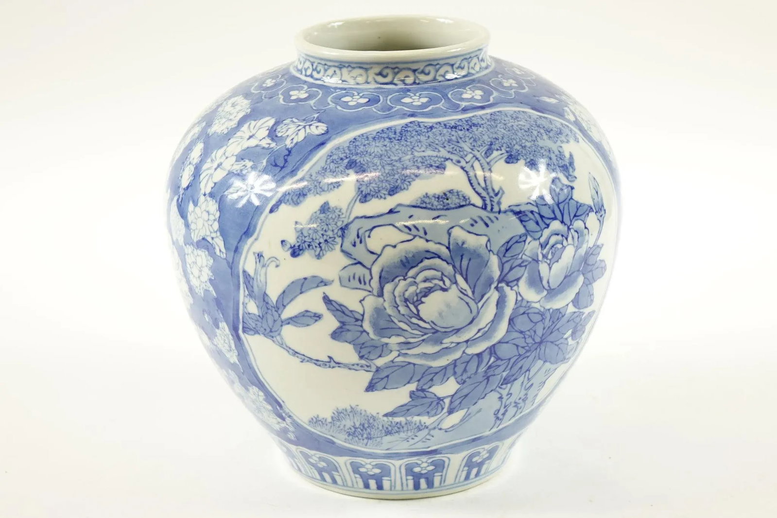 Antique Chinese Blue and White Porcelain Vase - 5