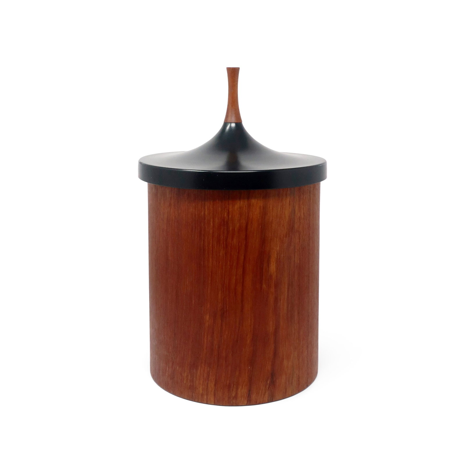 Danish Modern Teak & Plastic Ice Bucket by Laurids Lonborg: An amazing teak ice bucket with black plastic accents by Laurids Lonborg of Denmark. Bucket has a plastic inner liner. In very good vintage condition with very light wear consistent with age and use. 